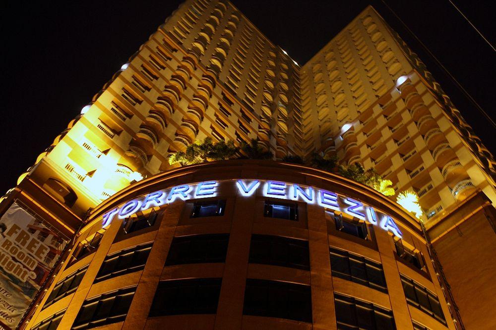 Vista Exterior Torre Venezia Suites