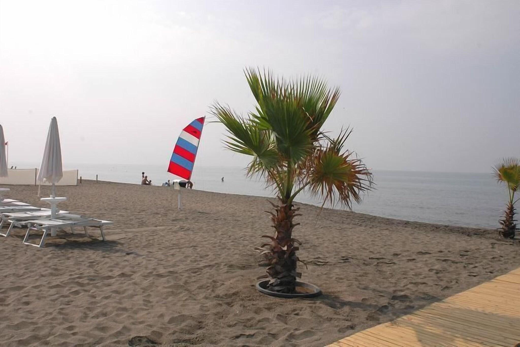 Playa Domizia Palace Hotel
