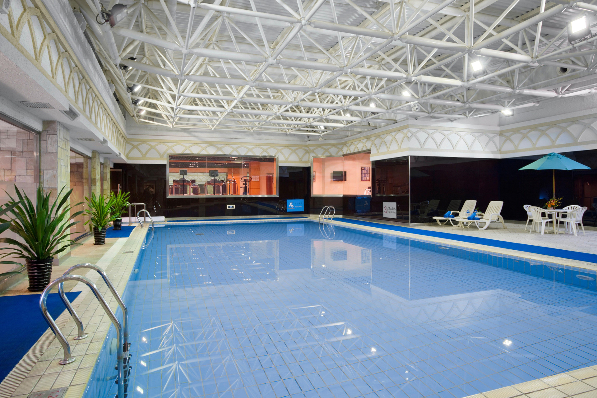 Vista Piscina Holiday Inn Beijing Chang An West by IHG