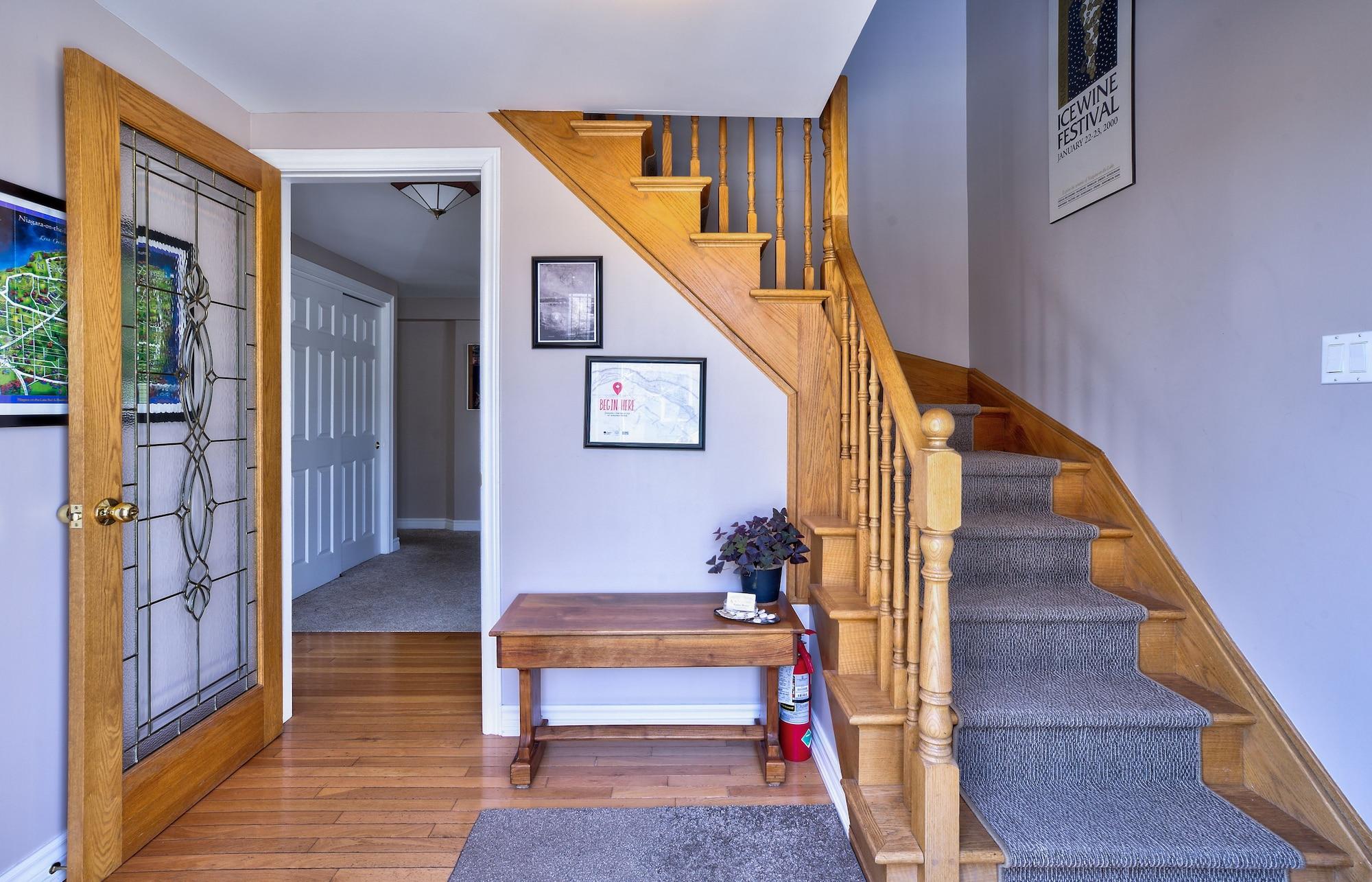 Vista Lobby Finlay House Bed and Breakfast Niagara - on - the - Lake