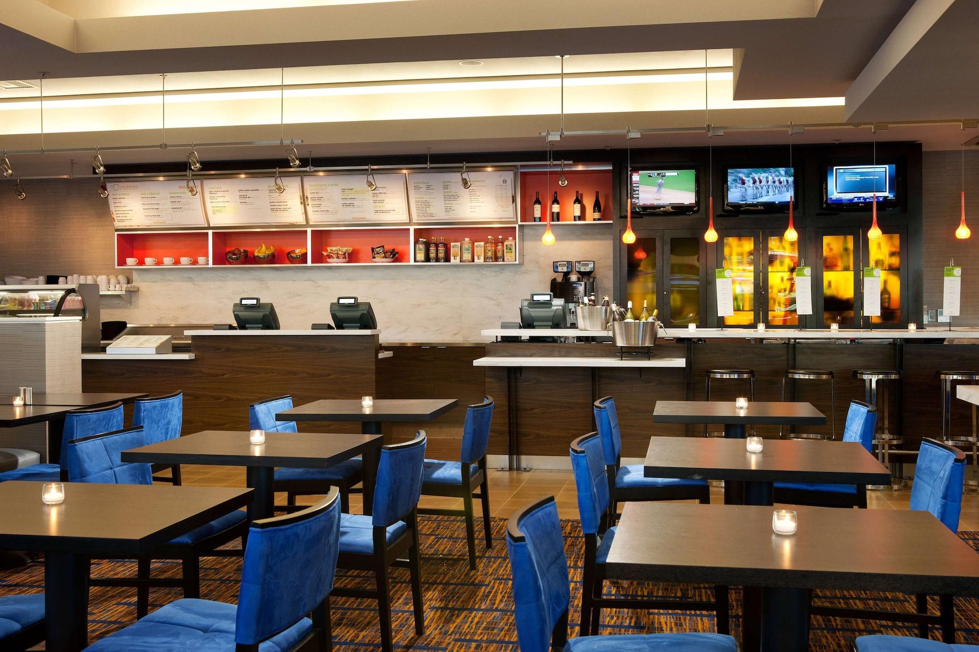 Restaurant Sonesta Emeryville - San Francisco Bay Bridge