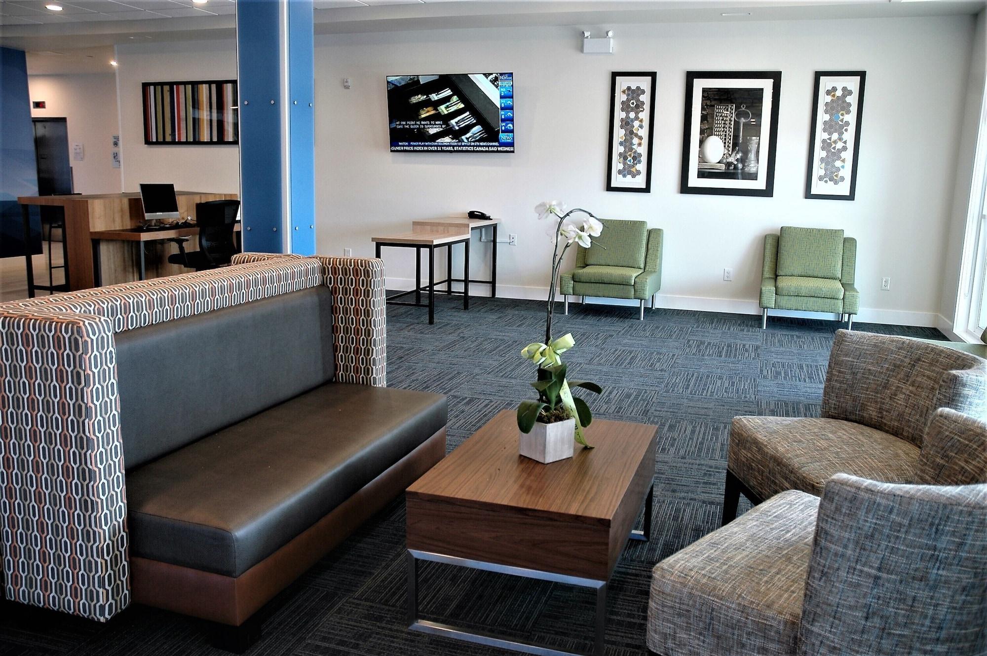 Vista Lobby Holiday Inn Express & Suites Edmonton SW - Windermere by IHG