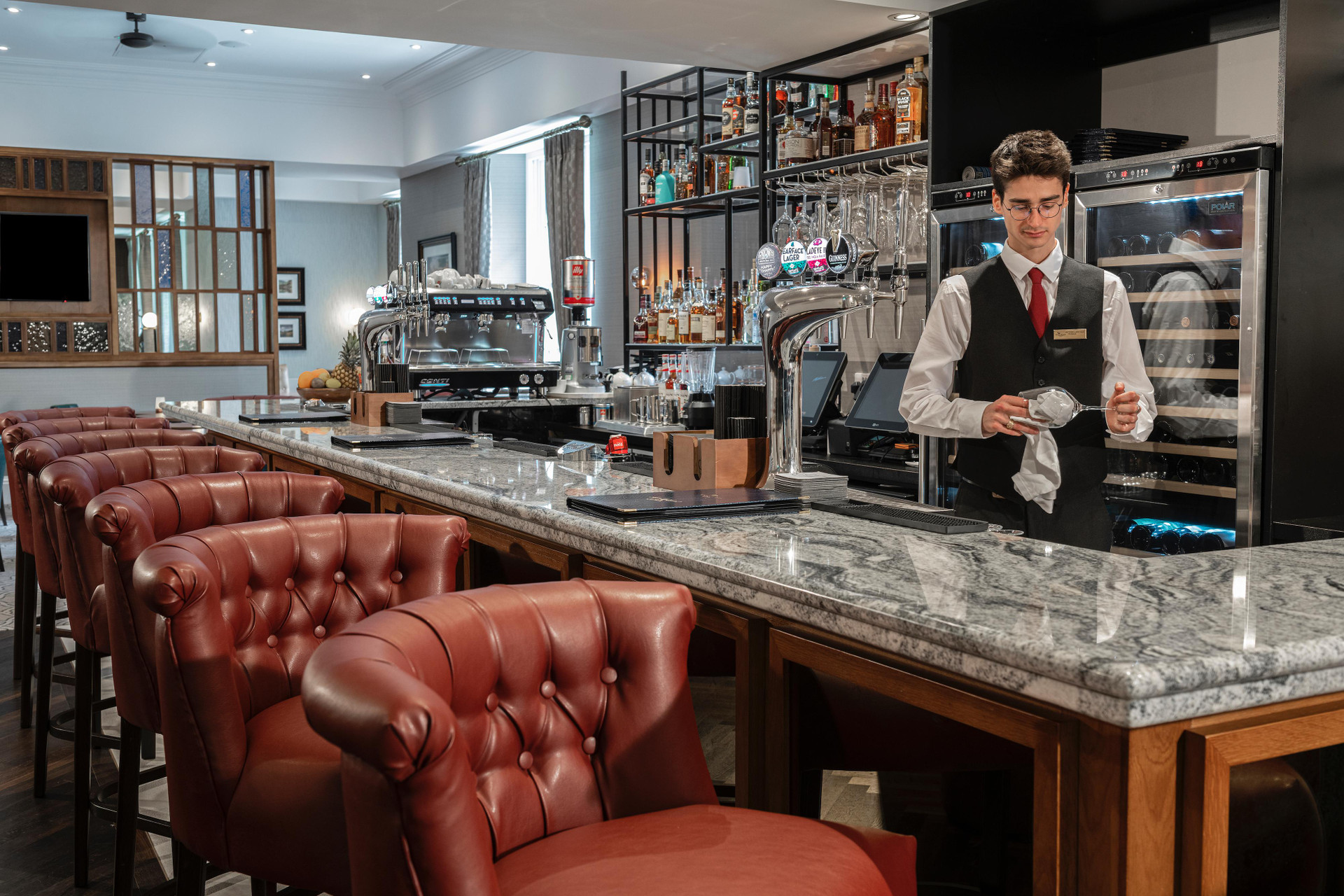 Bar/Salón Ness Walk