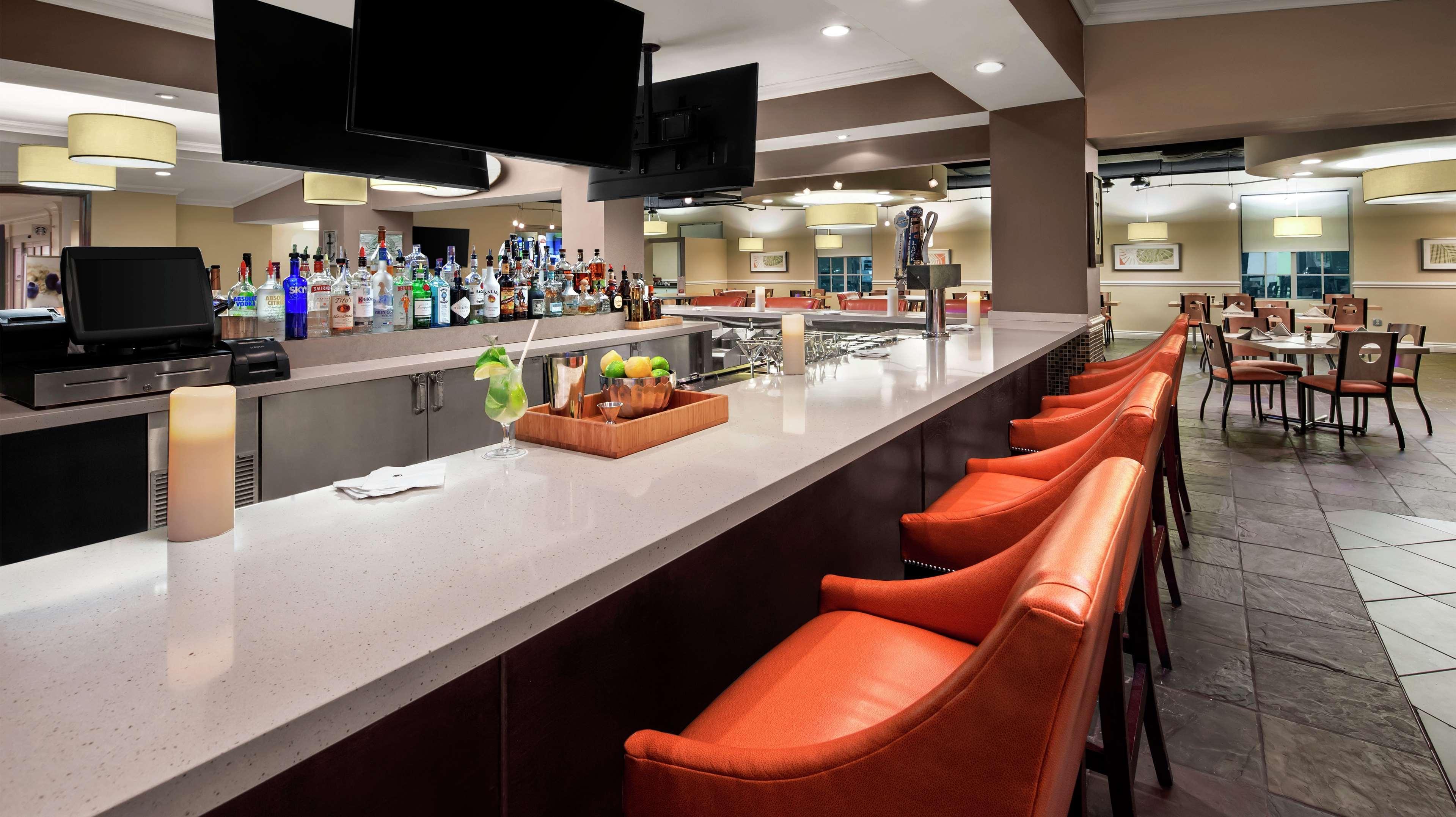 Bar/Salón DoubleTree by Hilton Sunrise - Sawgrass Mills