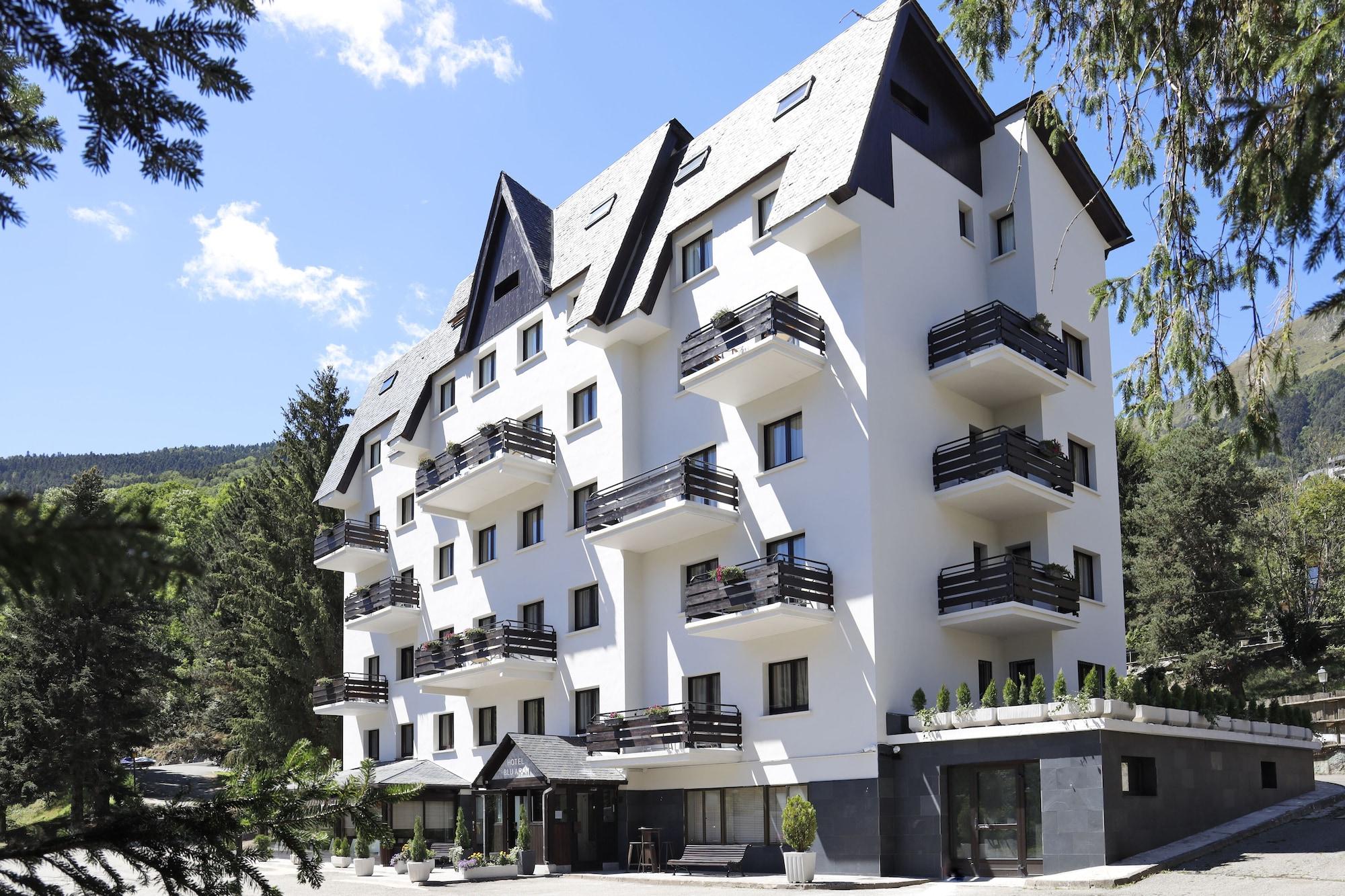 Varios Hotel Blu Aran