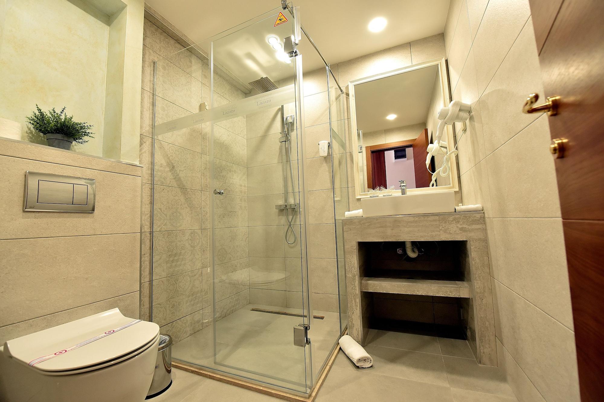 Equipamiento de Habitación Hotel Lazaro