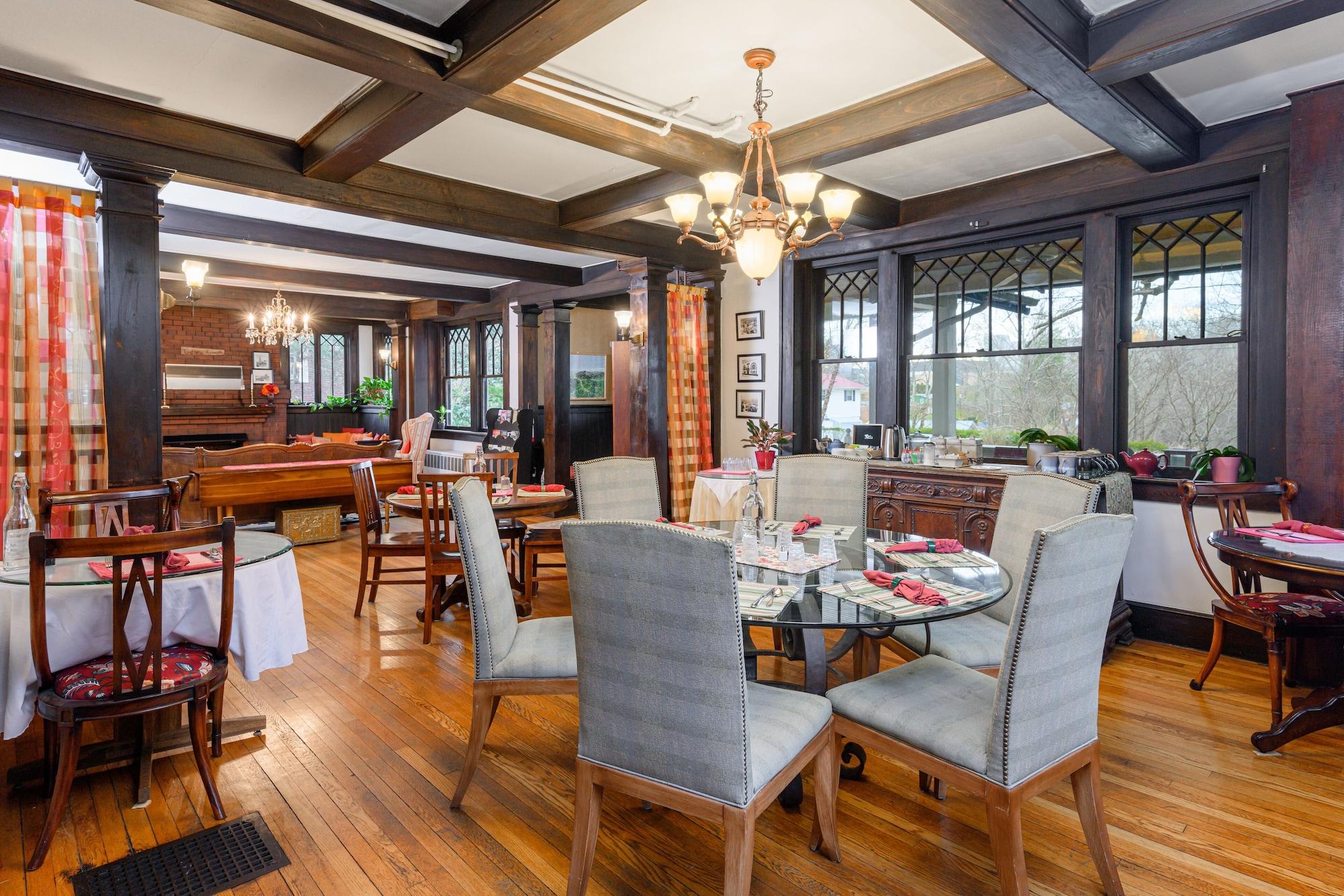 Restaurant Oakland Cottage Bed & Breakfast