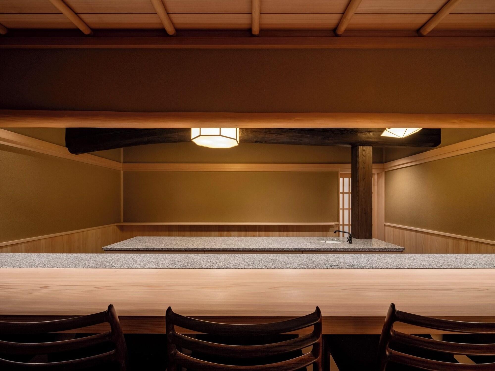 Restaurant Momoyama Onsen Tsukimikan