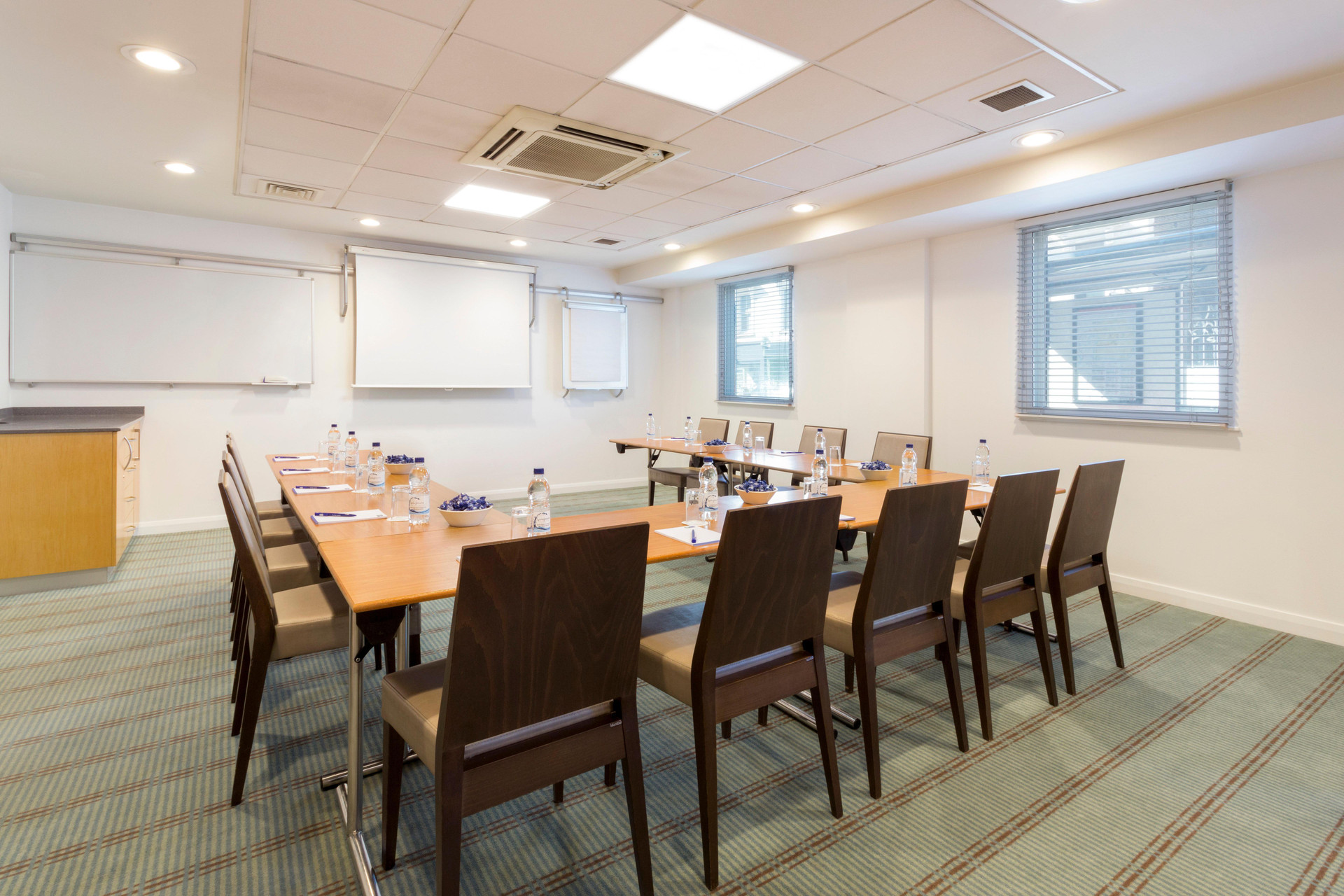 Sala de Reuniones Holiday Inn Express London - Earl's Court by IHG