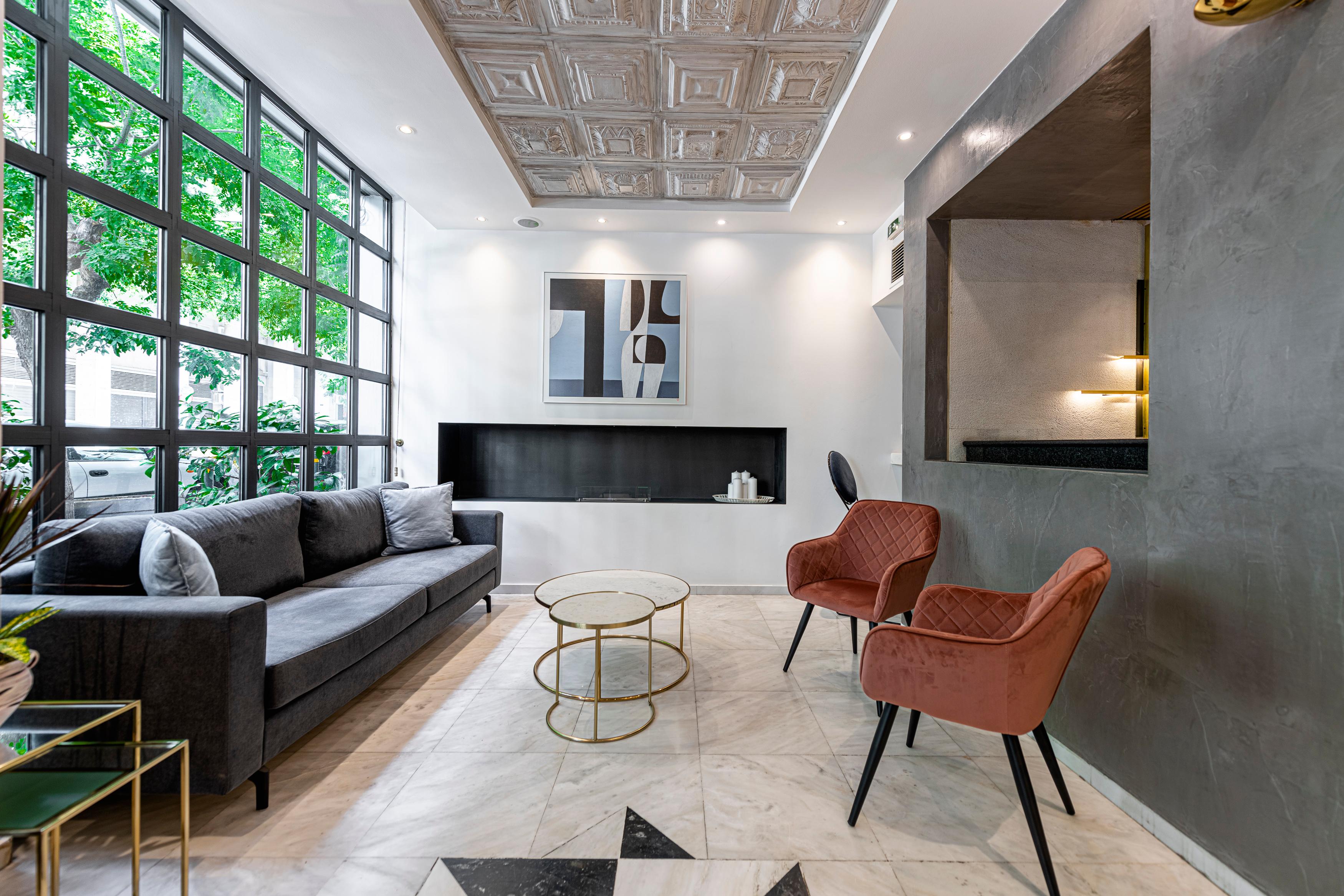 Vista Lobby Parnon