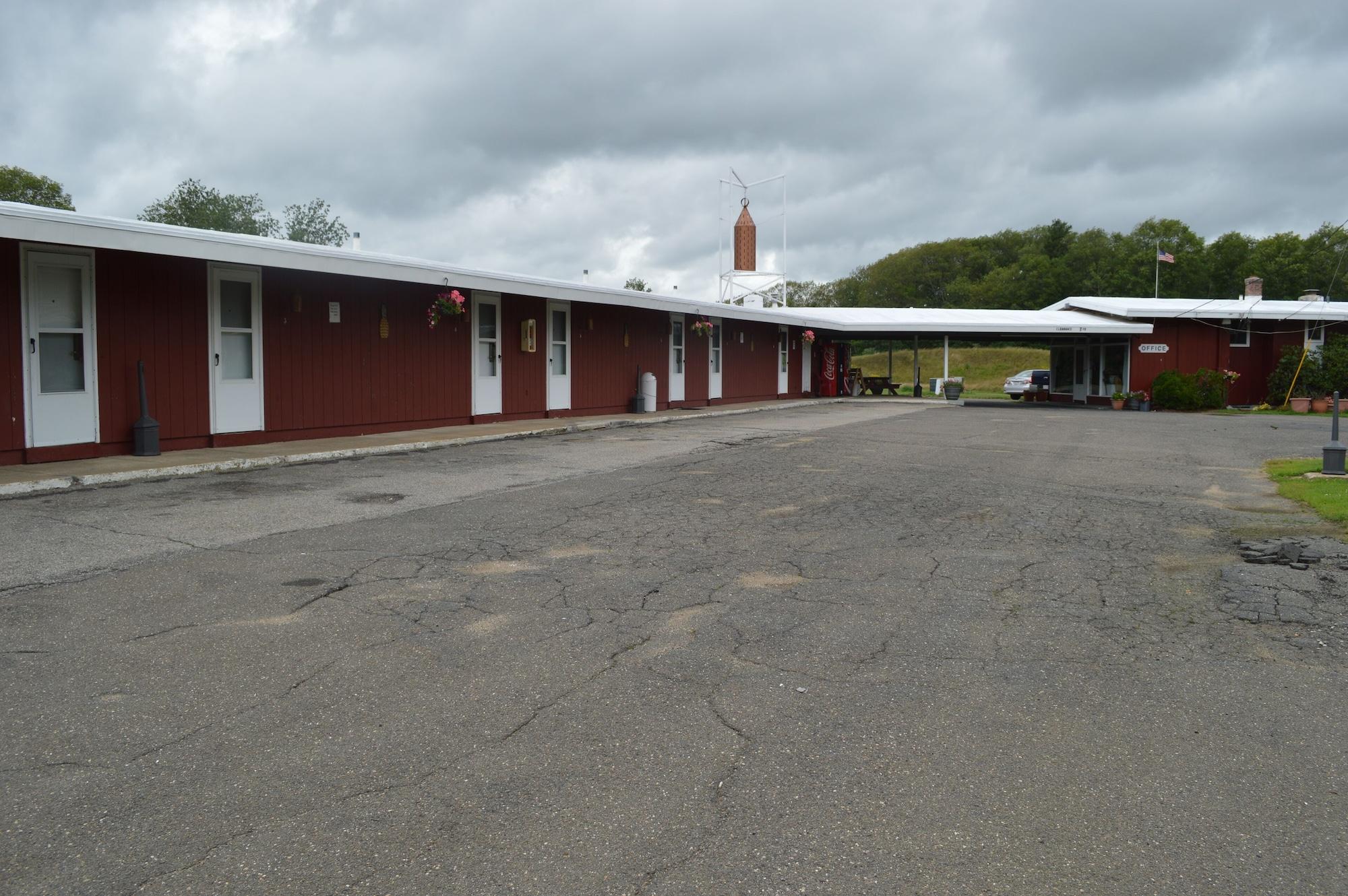 Vista Exterior Copper Lantern Motor Lodge
