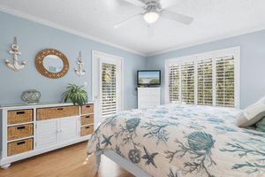 Alquiler Vacacional - Kingston Resort: Winter rates, Ground floor, 7 min walk to beach, two decks