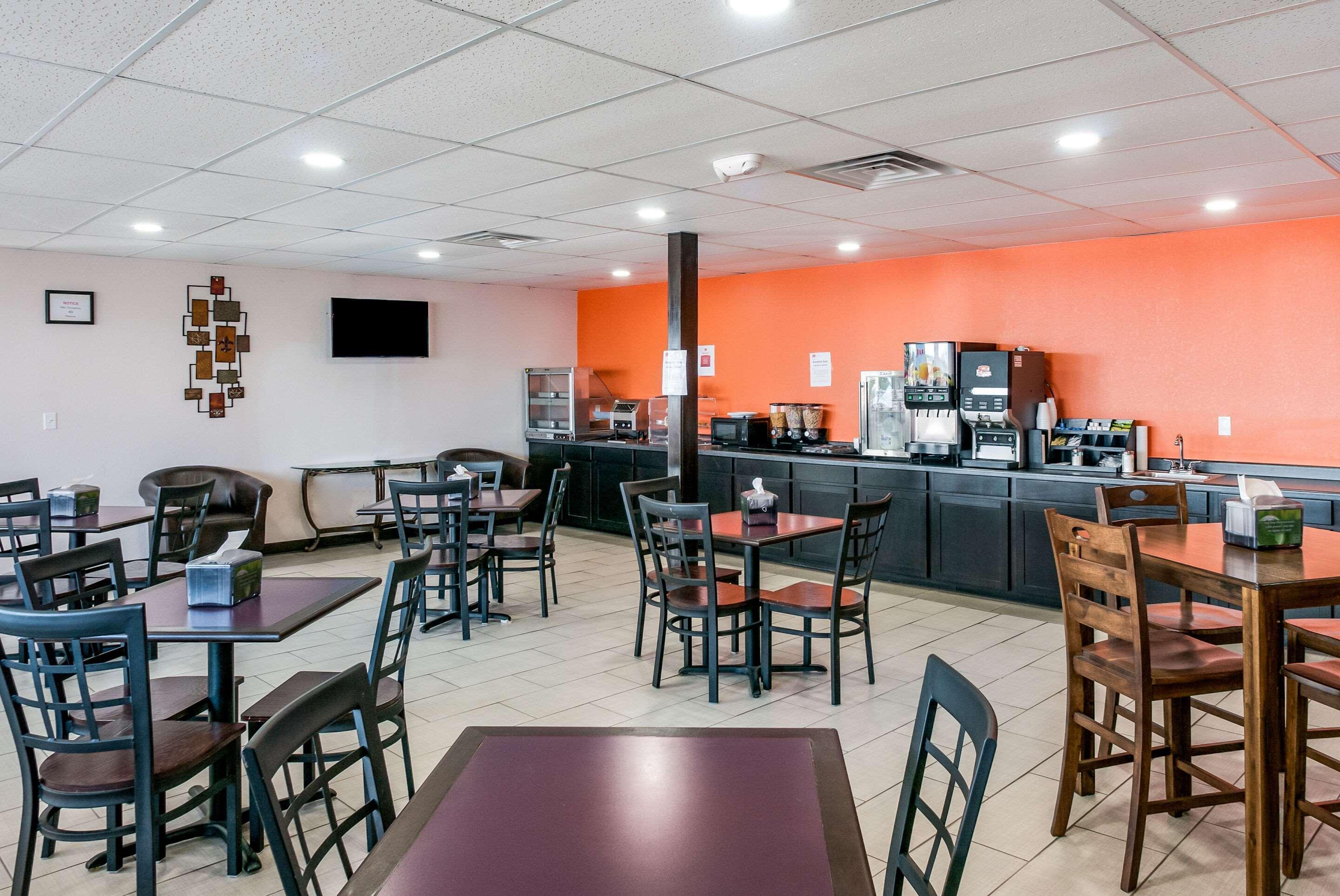 Restaurant Suburban Studios Neenah-Appleton