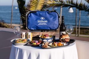 Alojamiento - Hilton Santa Barbara Beachfront Resort