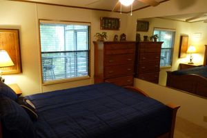Alquiler Vacacional - Royal Springs Riverfront Retreat on 3 acres, kayak/canoe, boat ramp, huge decks!