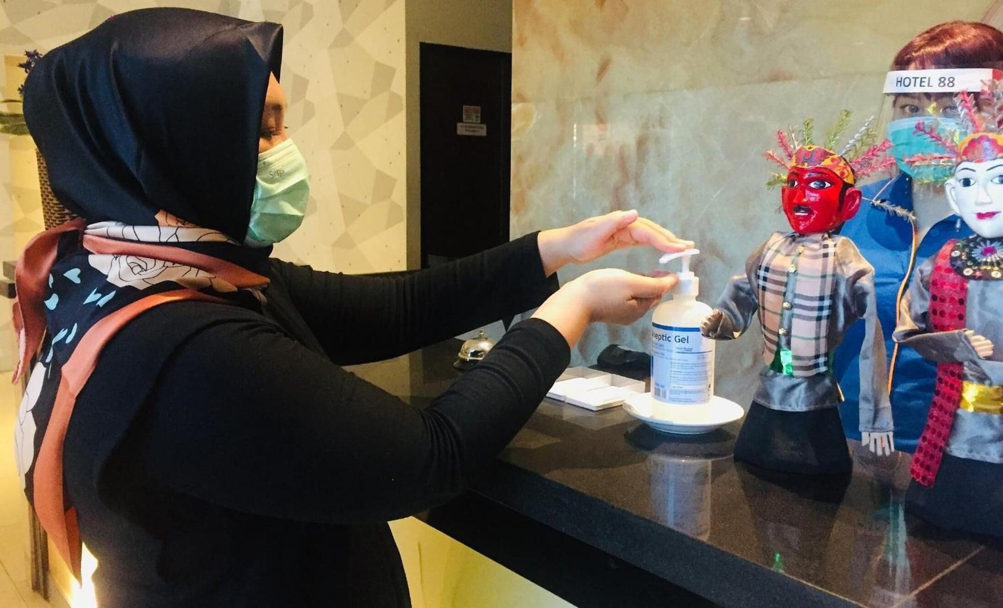 Vista Lobby Hotel 88 Mangga Besar VIII by WH