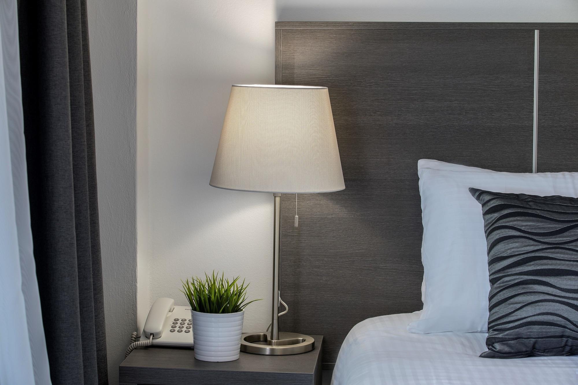 Set de Habitación Blazer Residence