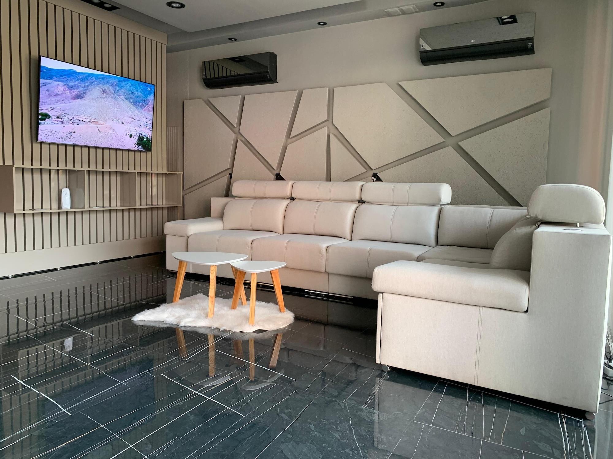 Vista Lobby Benjamin I