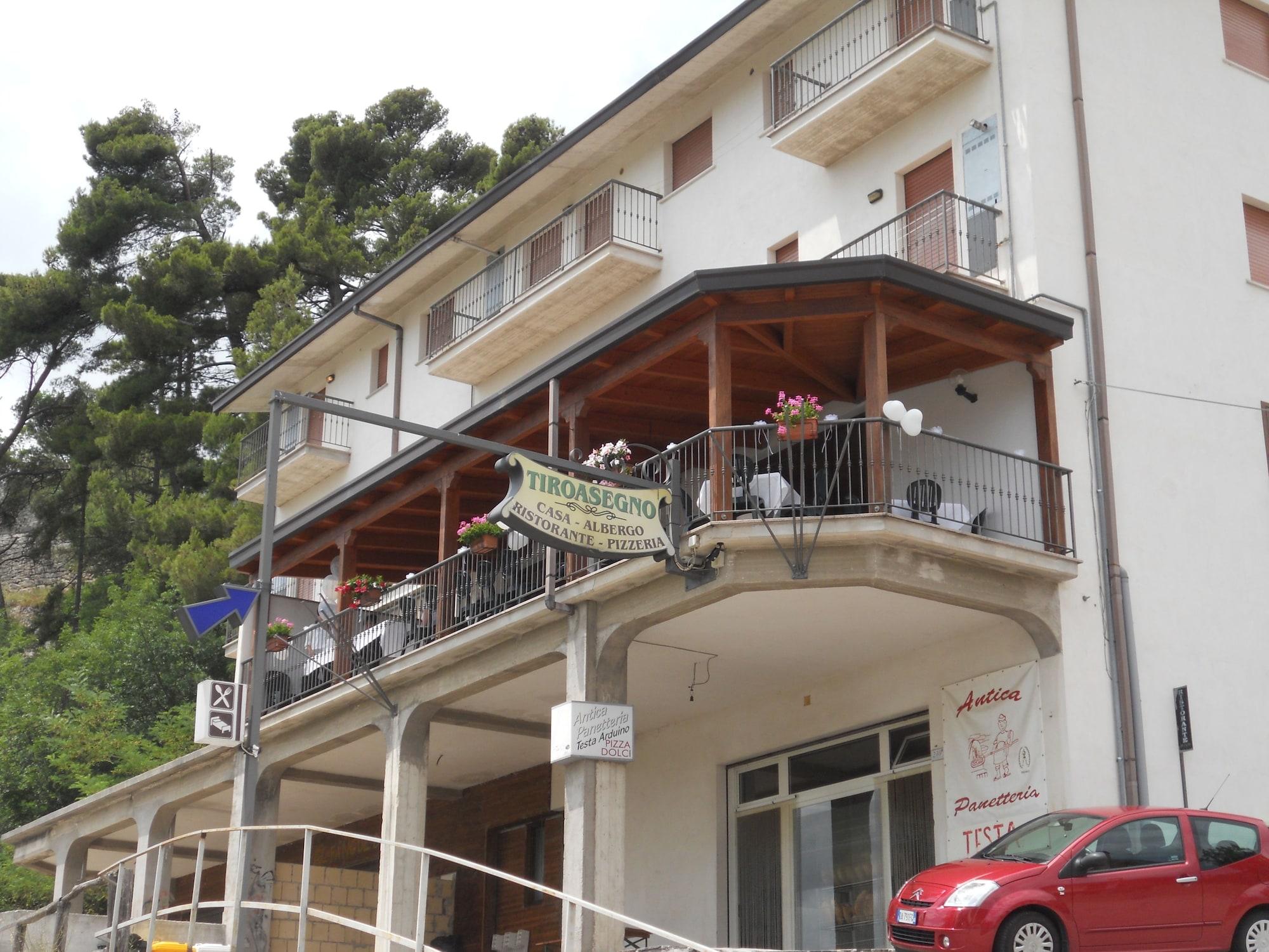 Varios Casa-Albergo Tiroasegno