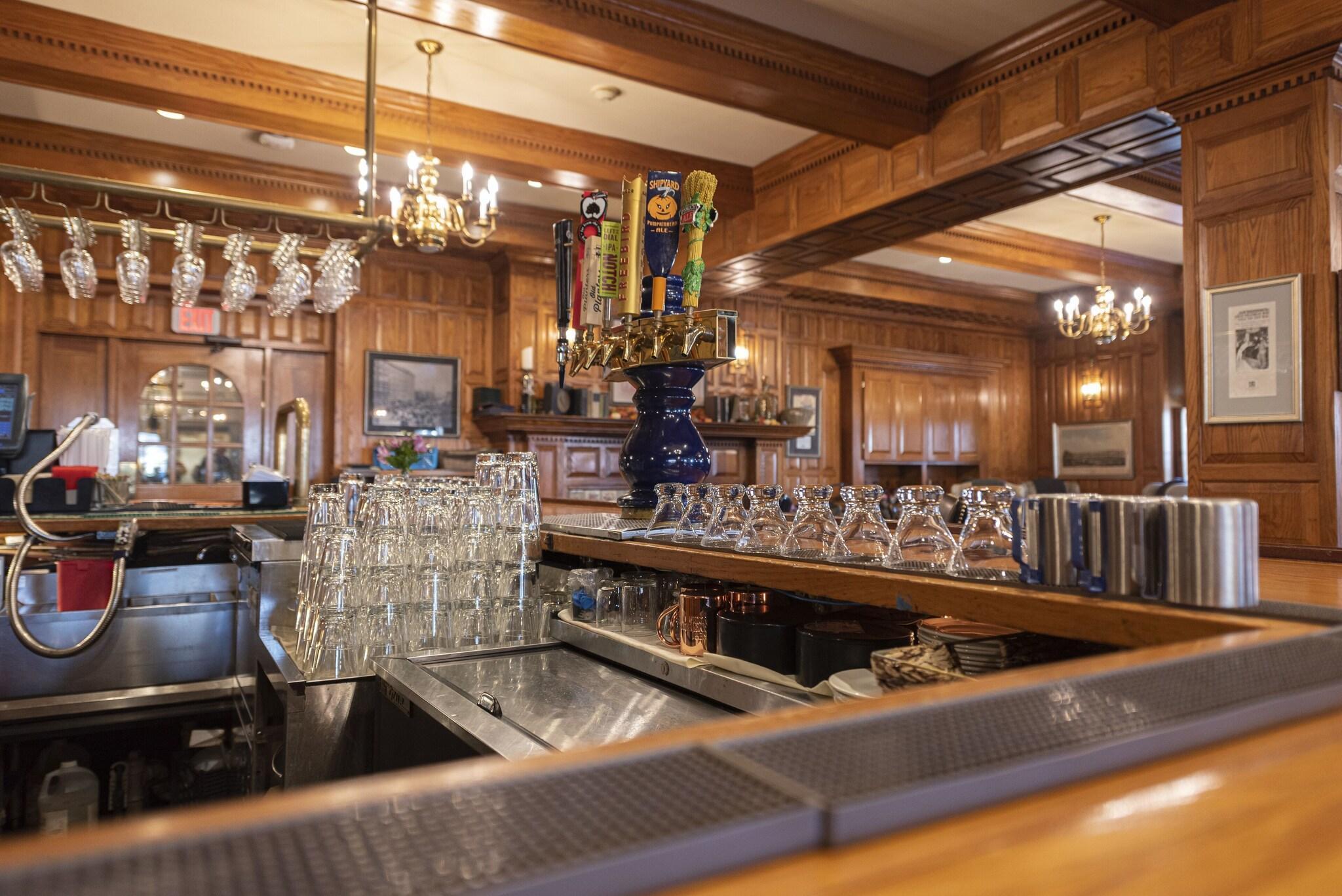 Bar/Salón Hawthorne Hotel