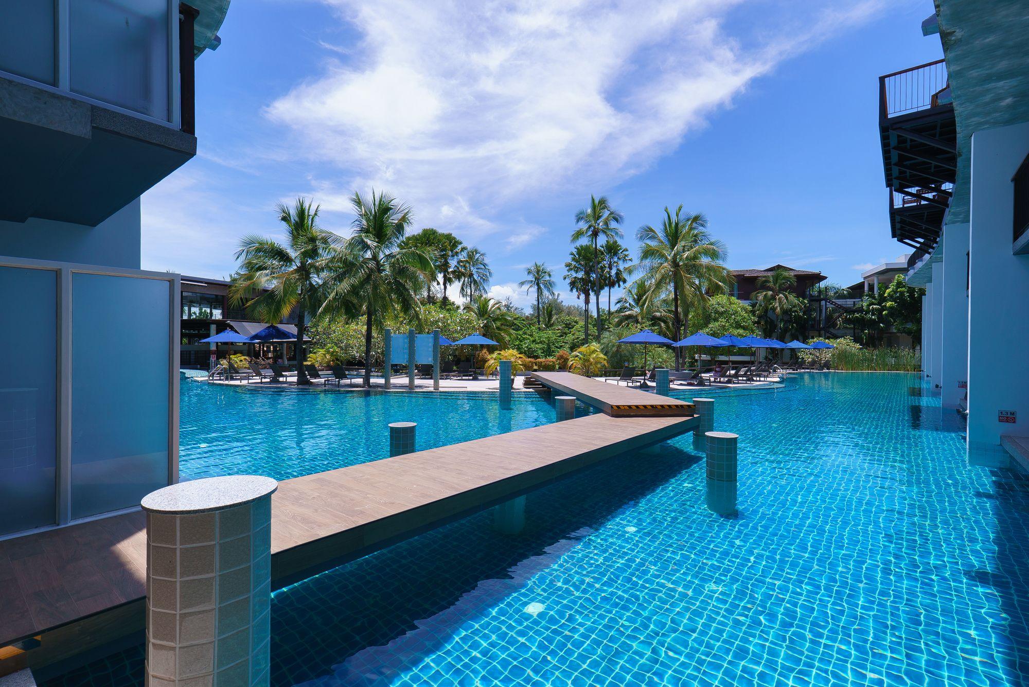 Vista Piscina Holiday Inn Resort Krabi Ao Nang Beach