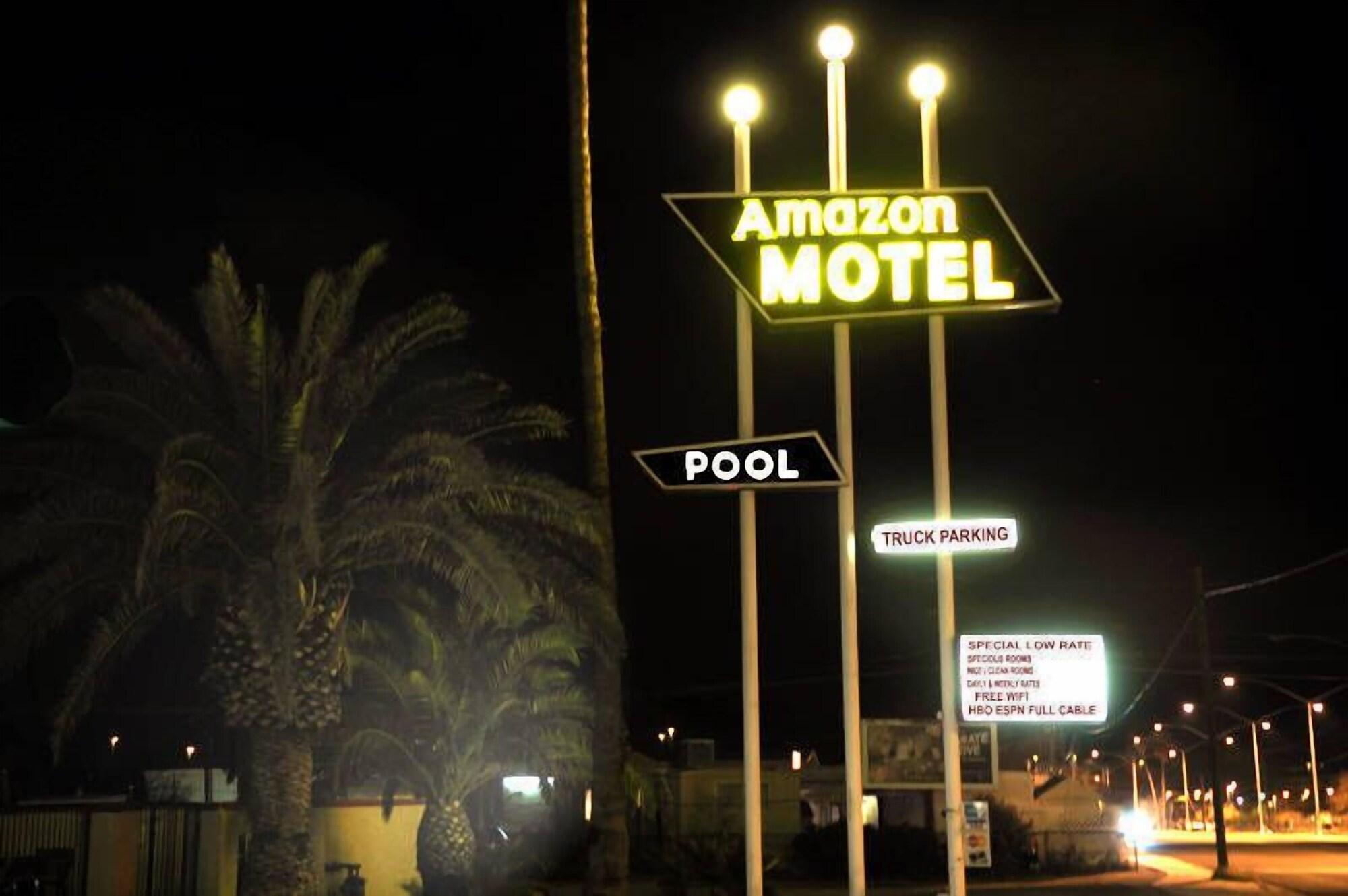 Varios Amazon Motel