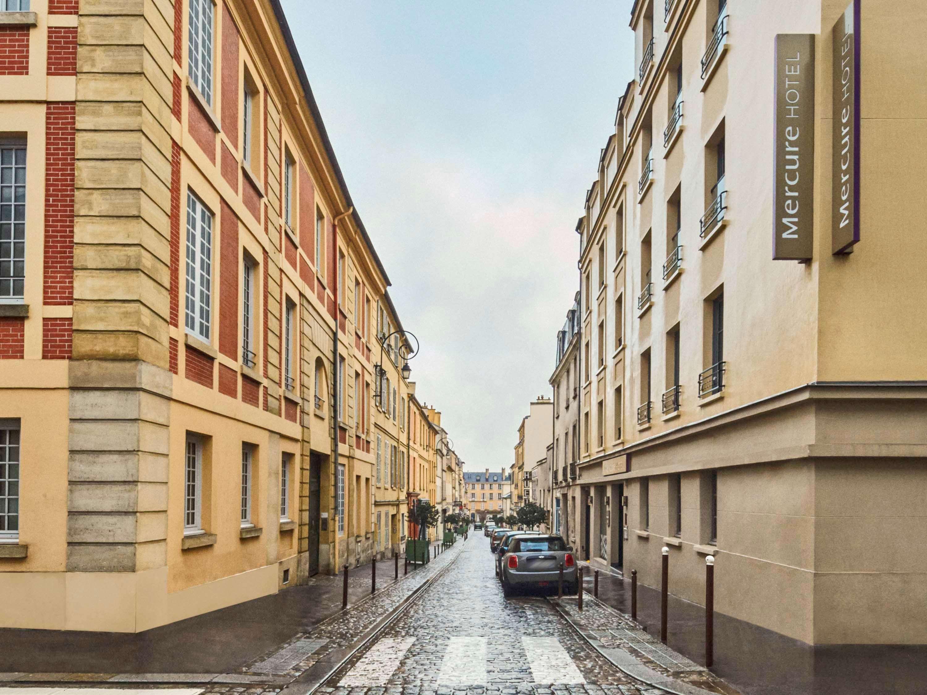 Vista Exterior Mercure Versailles Chateau