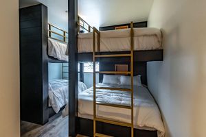 Alquiler Vacacional - Brand New Luxury Condo Heart of Whitefish Minutes to Everything!