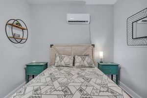 Alquiler Vacacional - Charming 1-bedroom house close to it all!