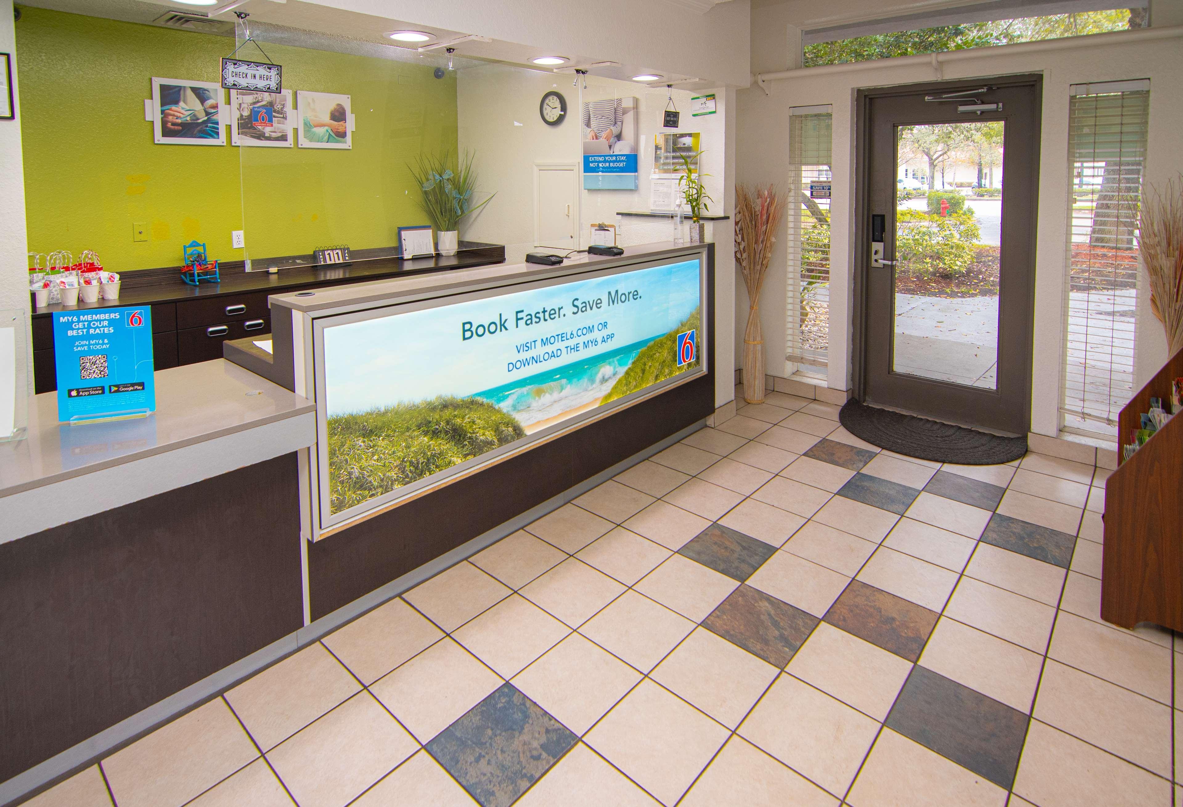 Vista Lobby Studio 6 Coral Springs, FL - Fort  Lauderdale