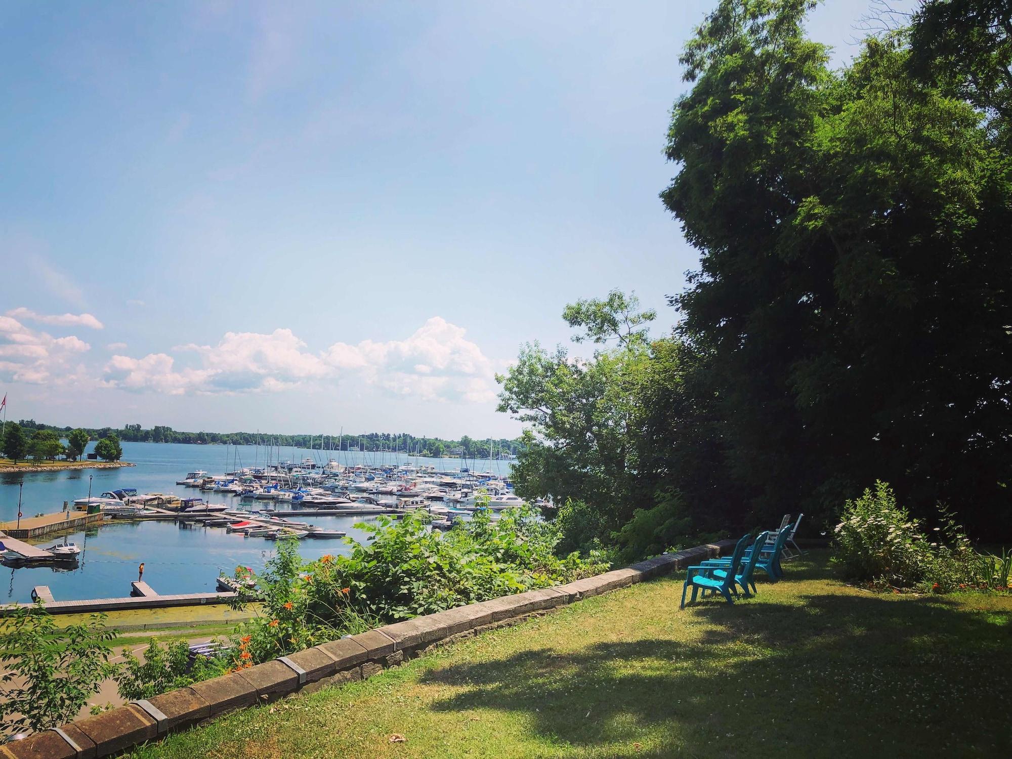 Varios Waterside Inn