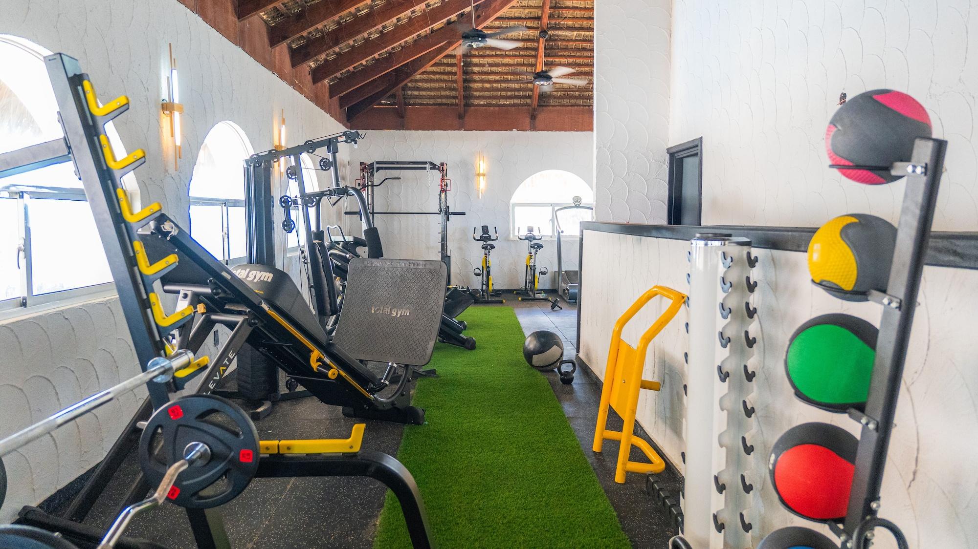 Gimnasio Tribe Resorts