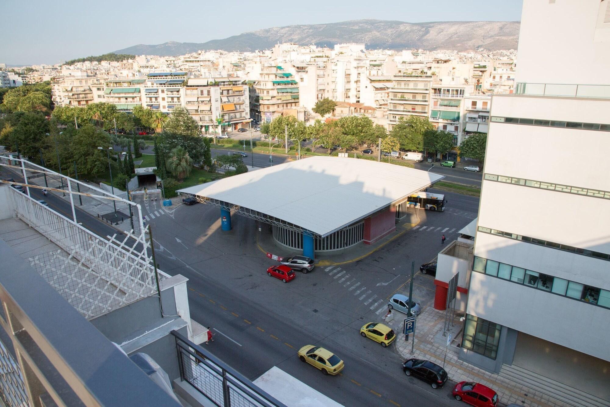 Vista Exterior Hotel @ Syngrou Fix