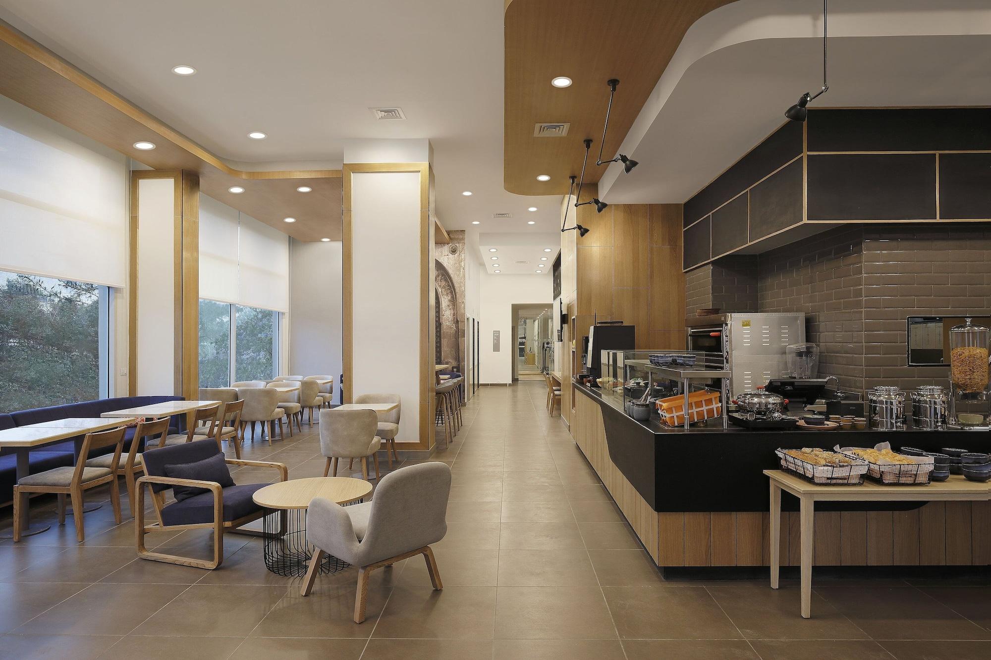 Vista Lobby Holiday Inn Express Pune Hinjewadi by IHG