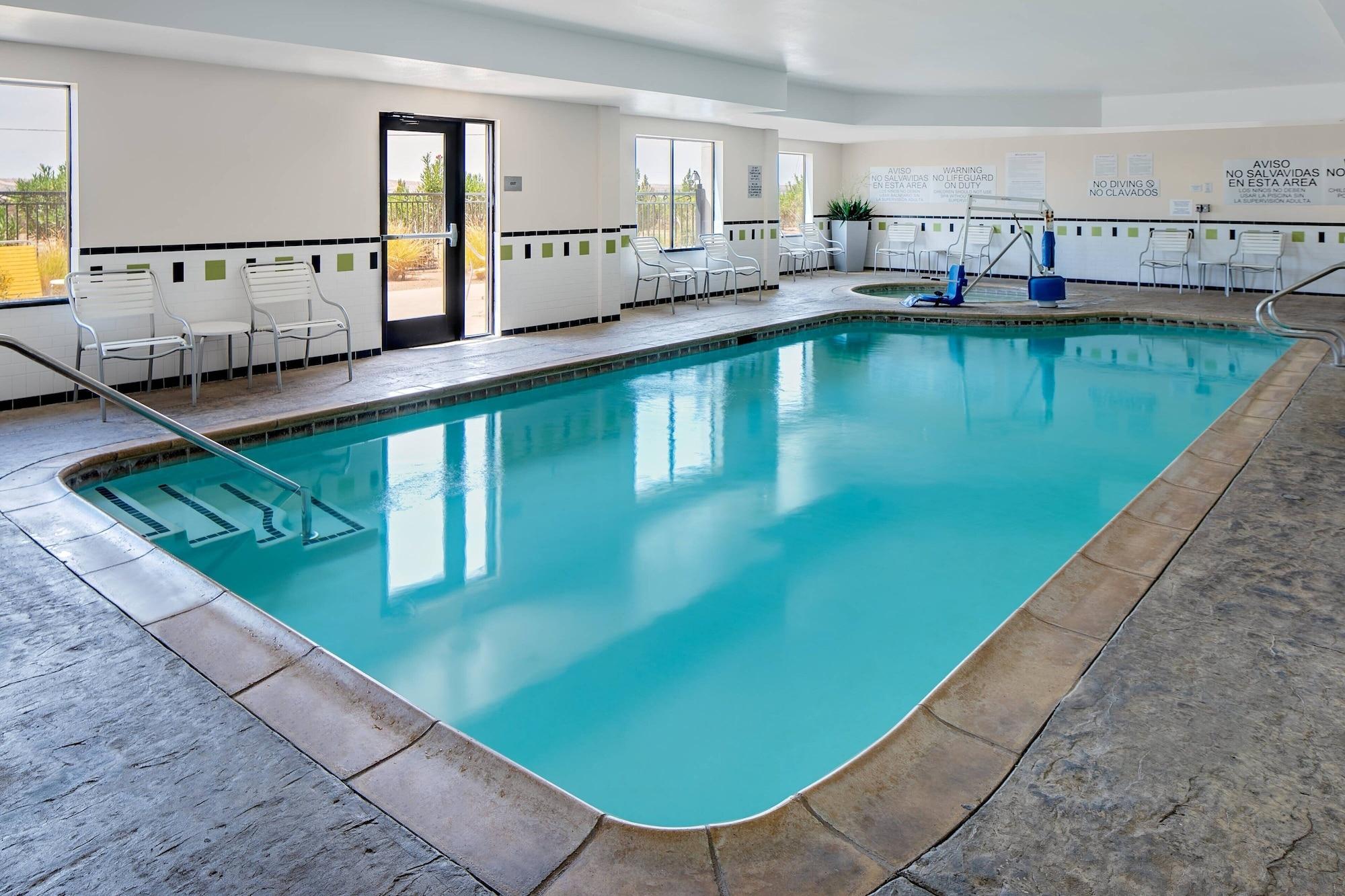 Vista Piscina Fairfield Inn & Suites by Marriott El Paso