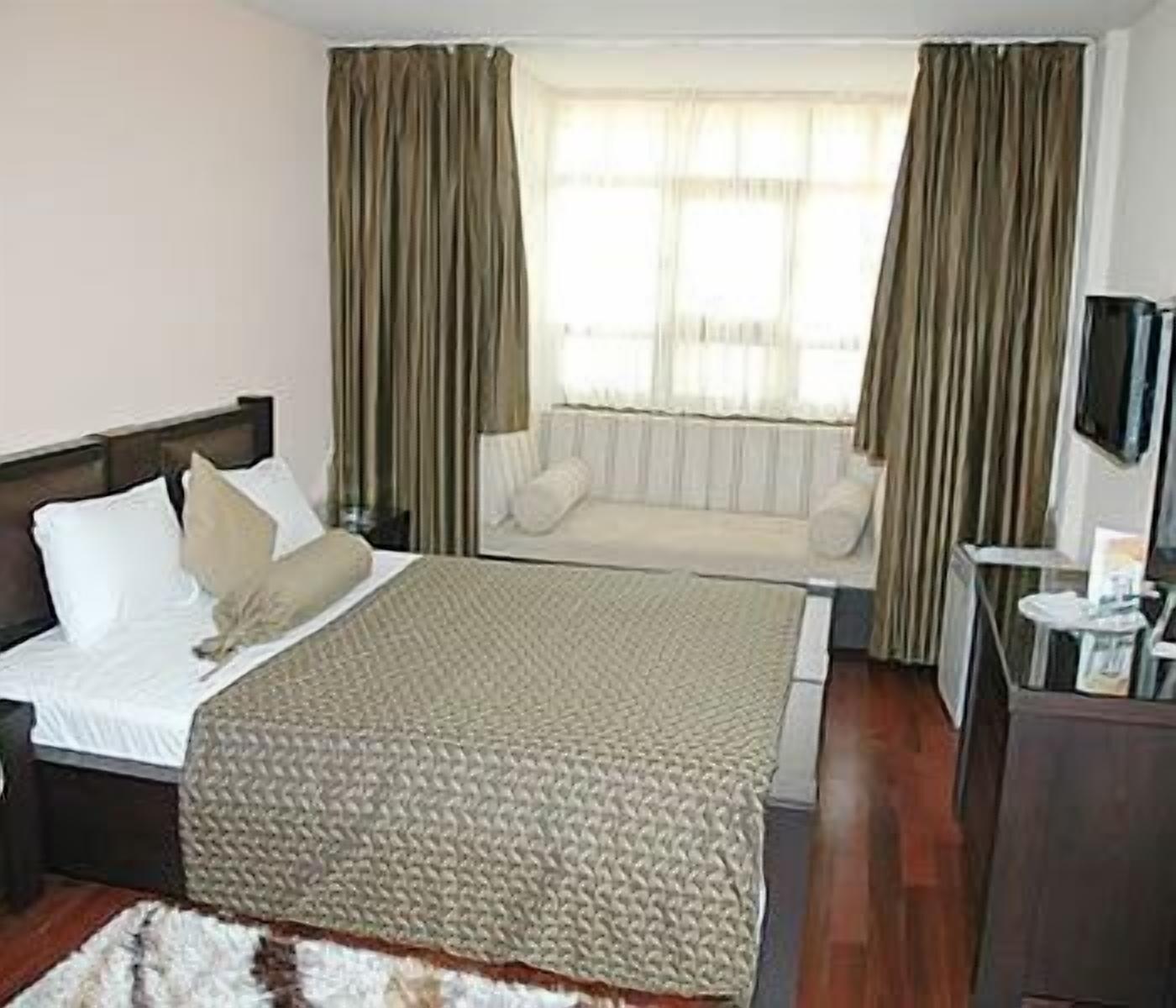 Habitación Ulasan Hotel