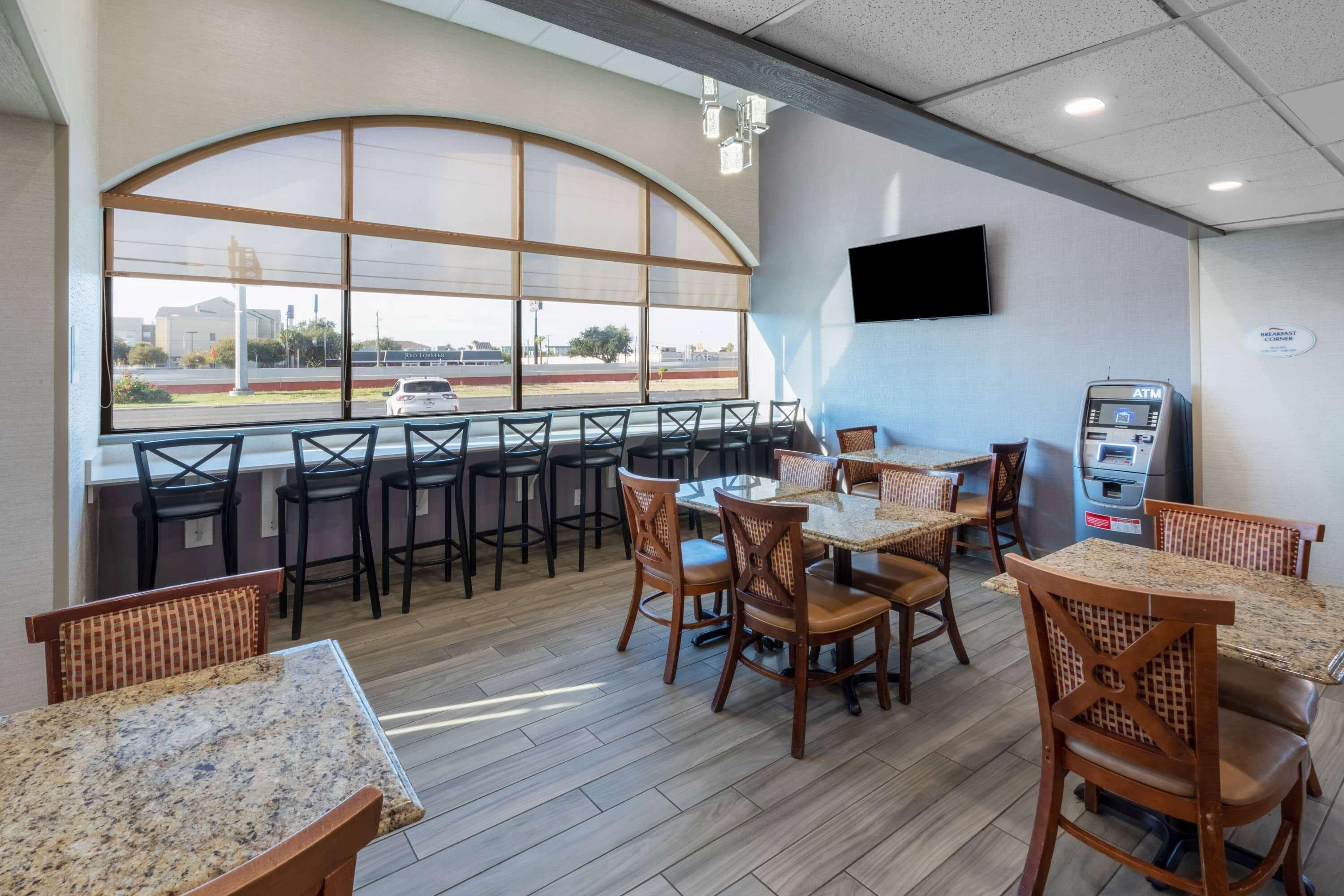 Vista Lobby Baymont by Wyndham McAllen/Pharr