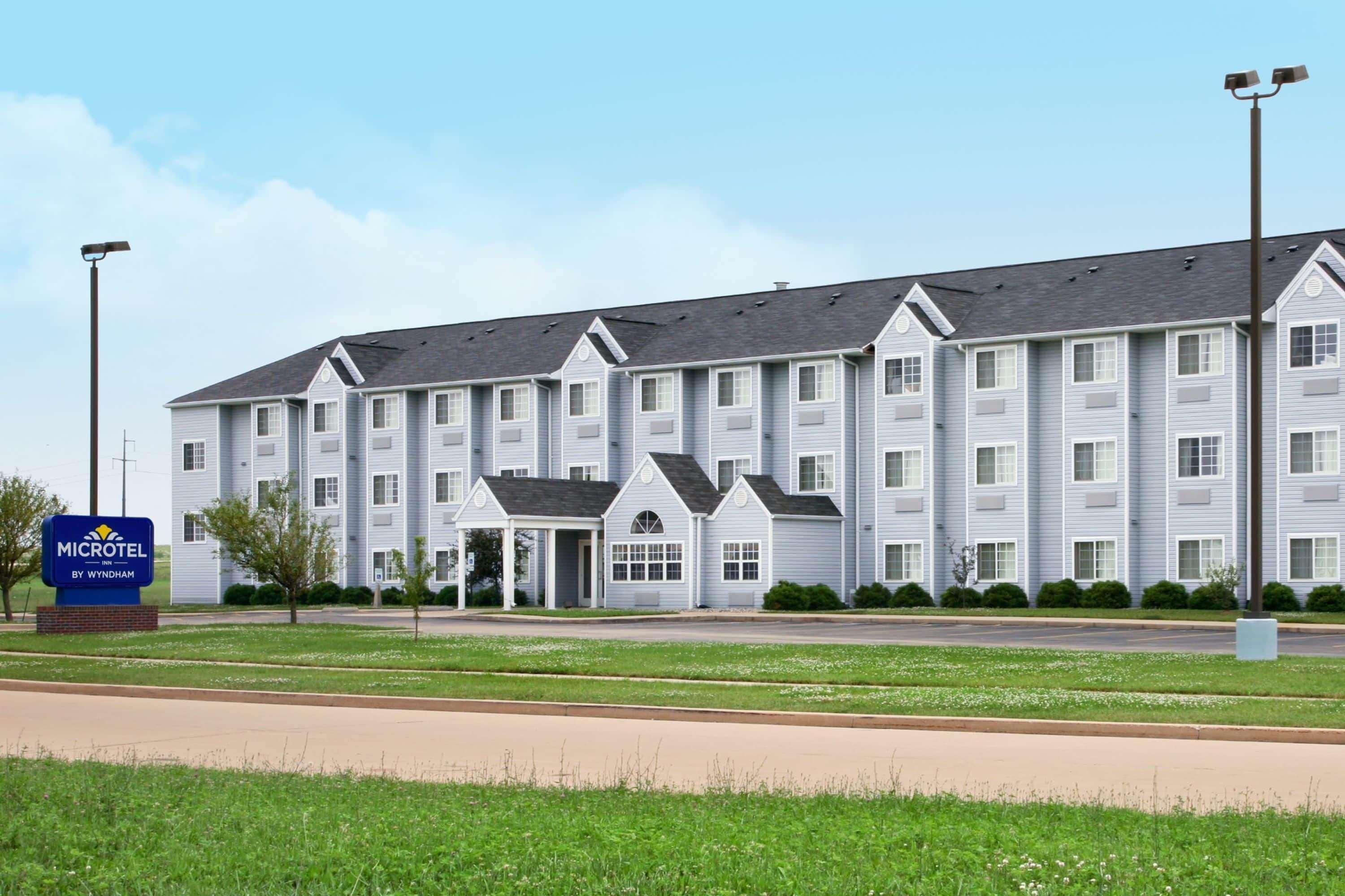 Vista Exterior Microtel Inn by Wyndham Champaign