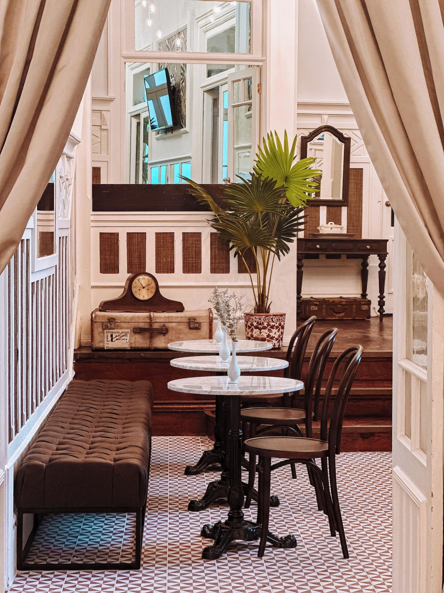 Bar/Salón GRANDE HOTEL PARIS by STAY HOTELS
