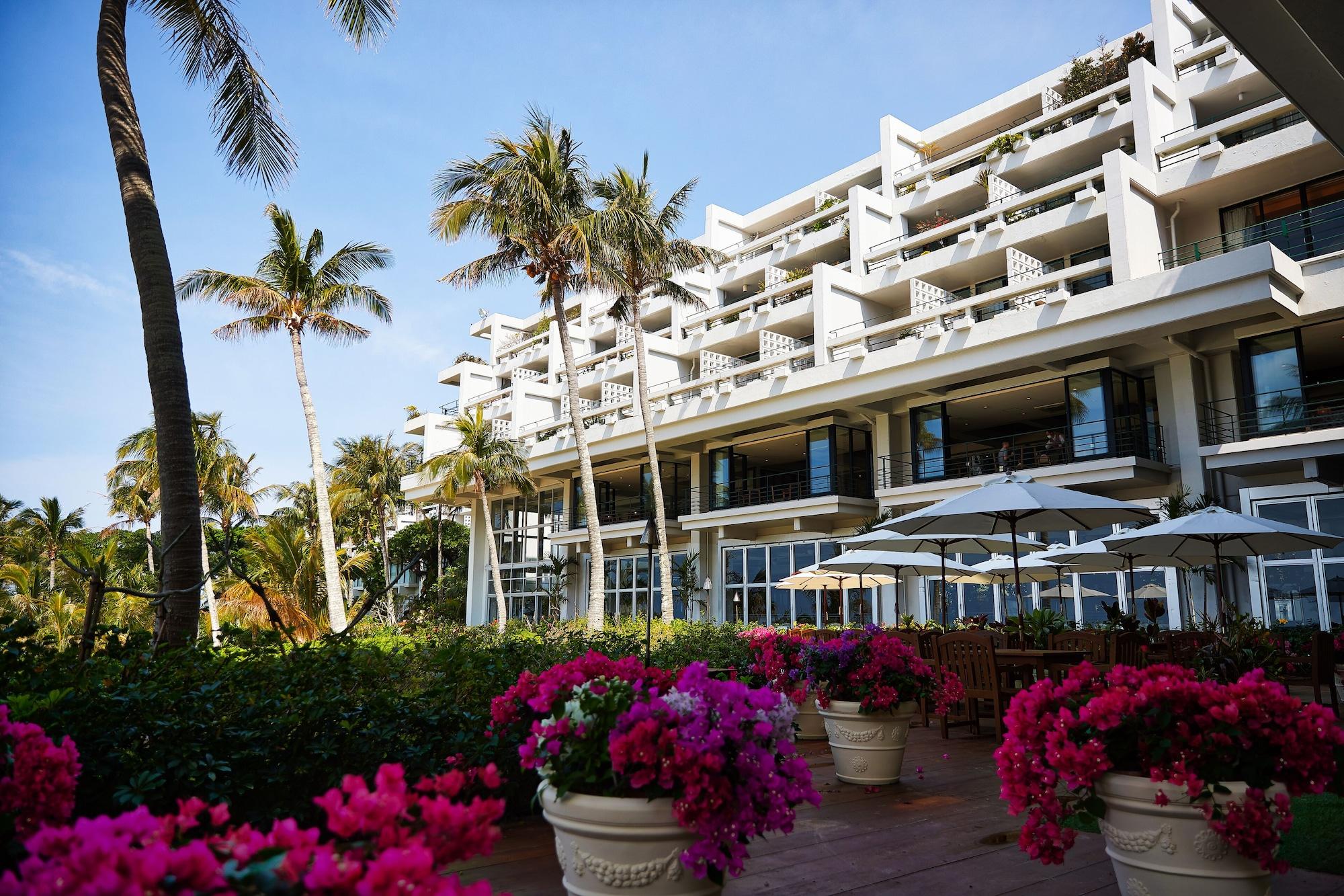 Vista Exterior Palace in Moon Beach