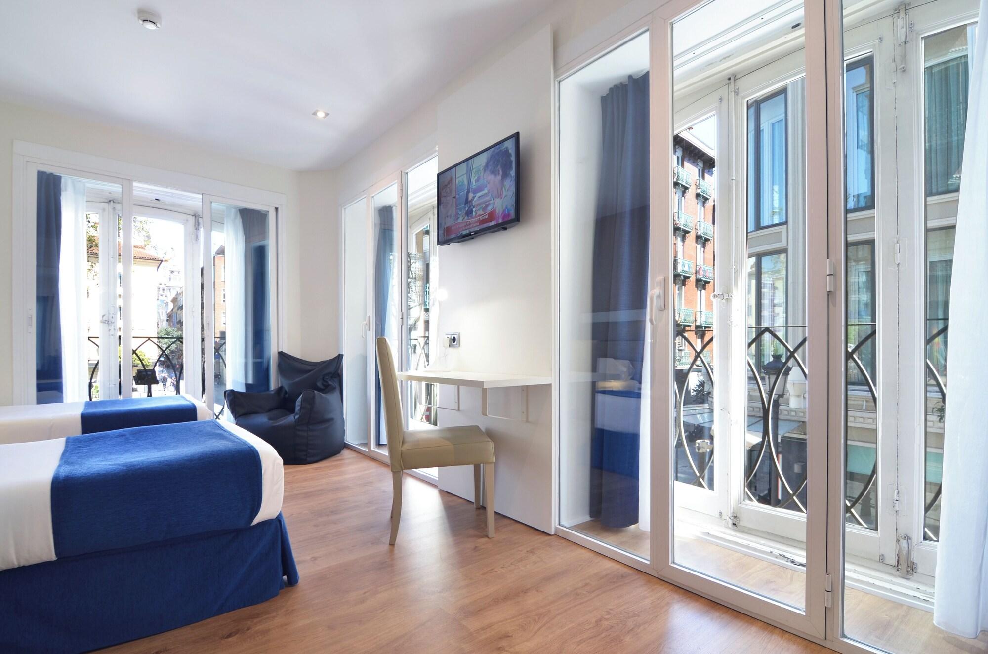 Varios Hotel Miau