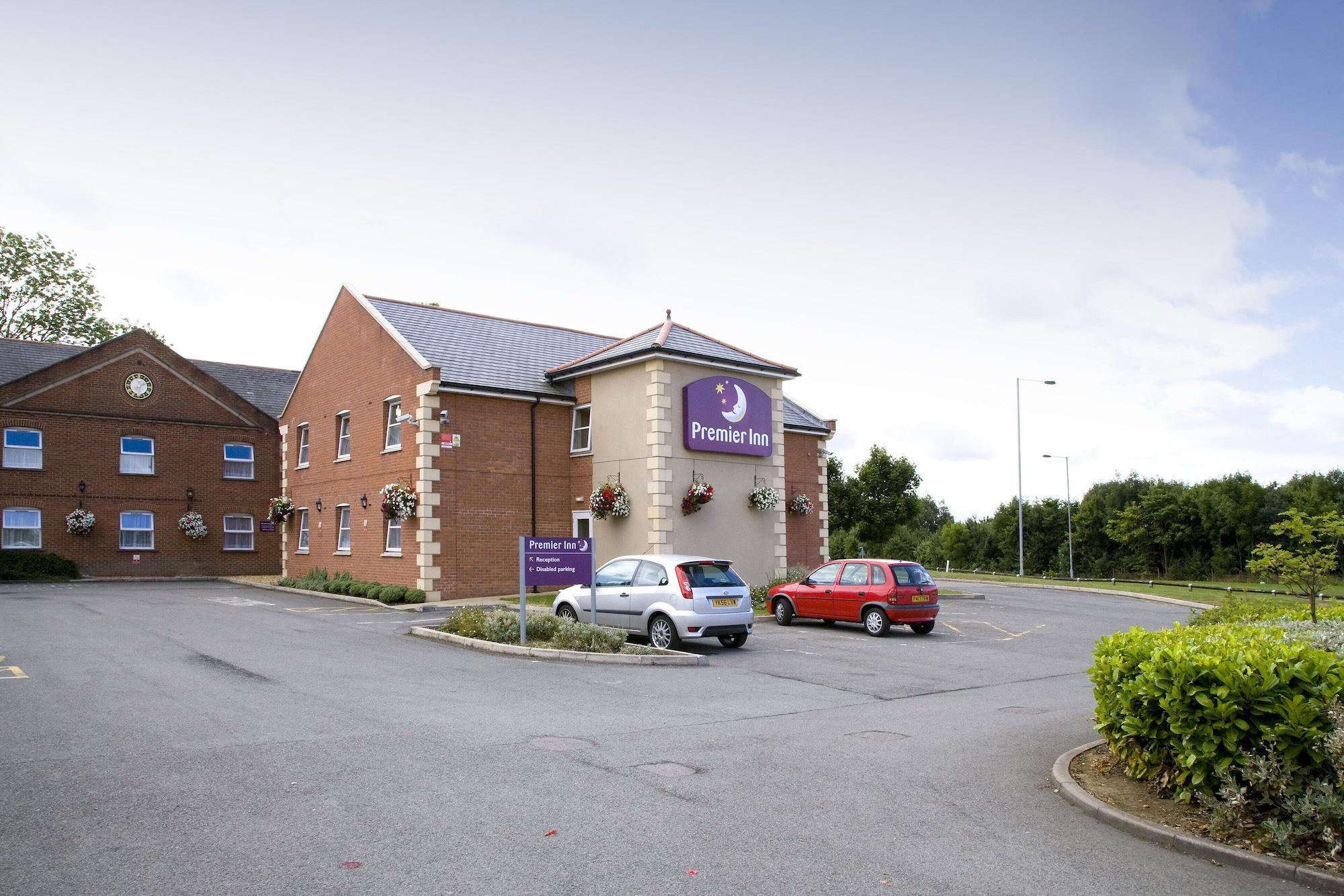 Vista Exterior Premier Inn Kettering