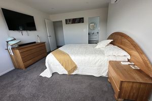 Alquiler Vacacional - Lovely home, great getaway spot with a view of the canal & Mount Manaia.