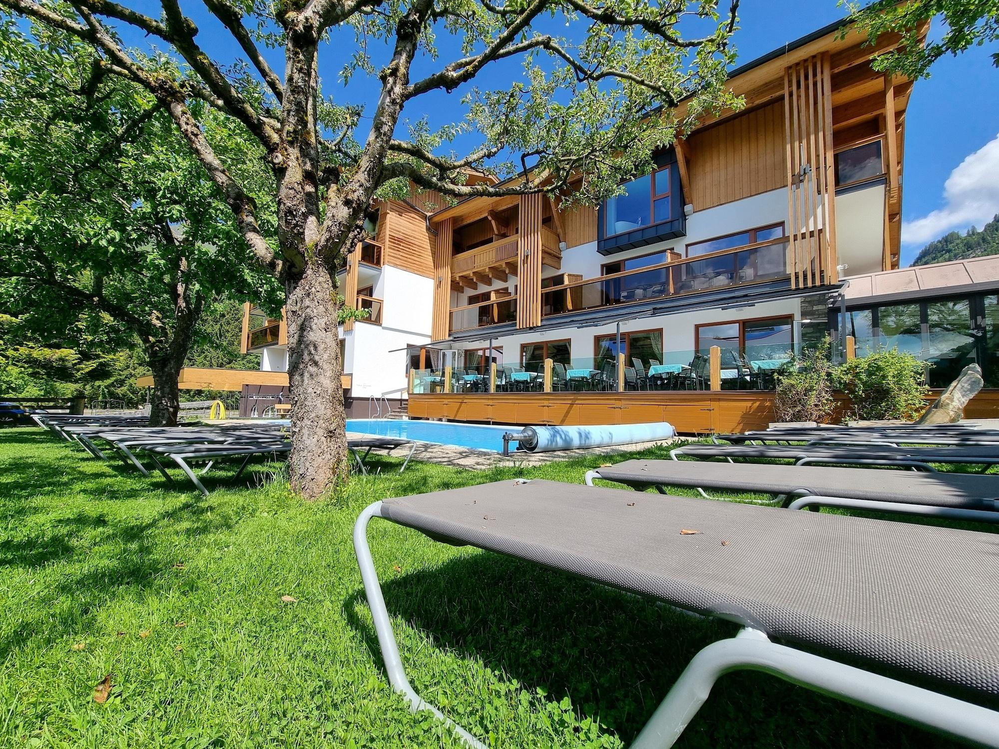 Vista Exterior Hotel Alpina