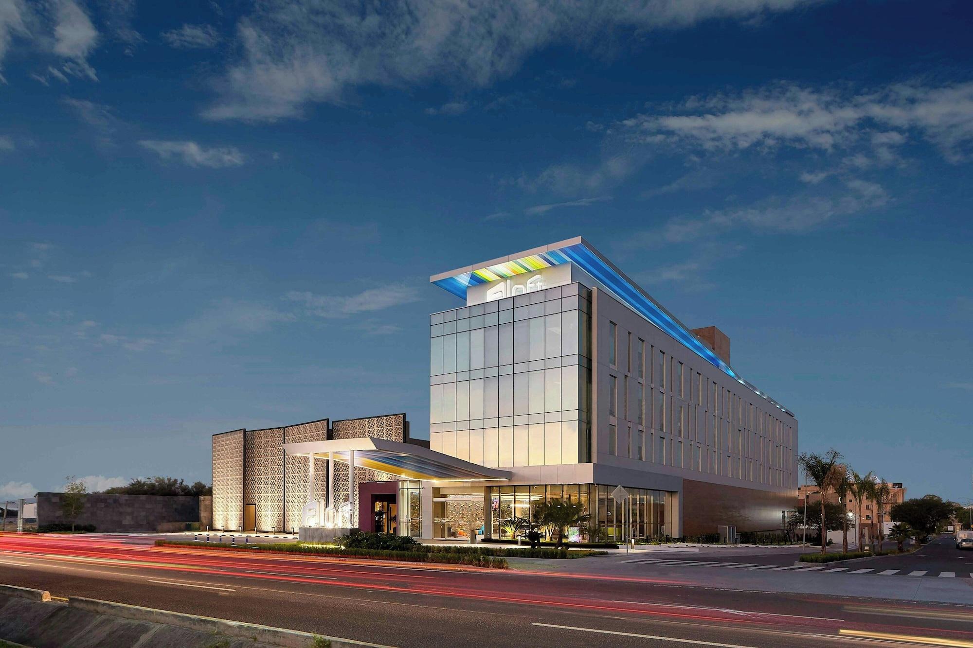 Vista Exterior Aloft Queretaro