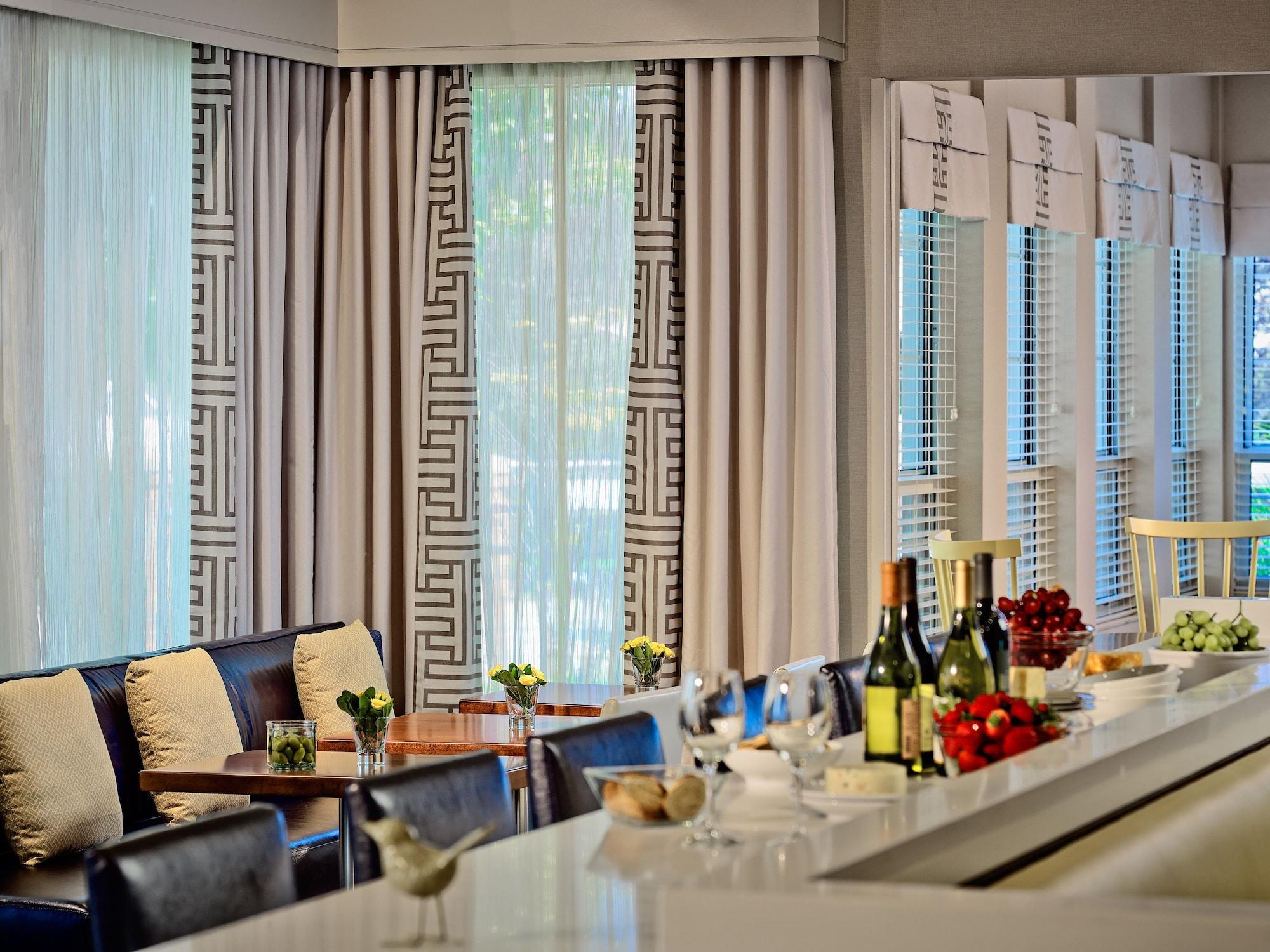 Vista Lobby Sonesta ES Suites Cincinnati - Sharonville East