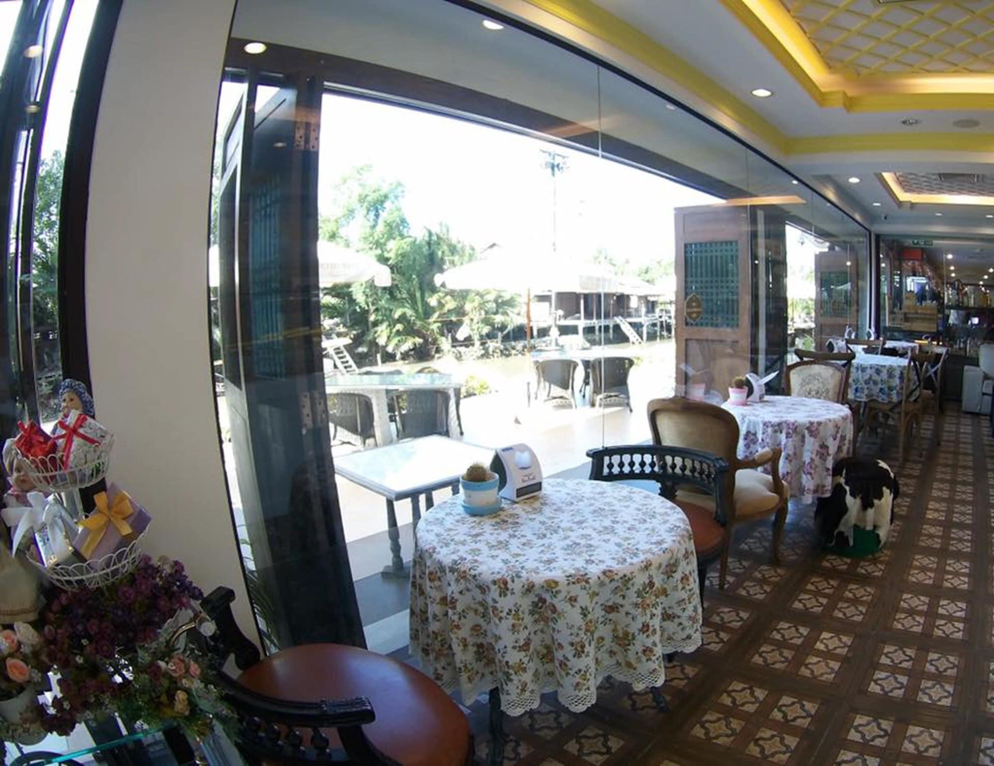 Restaurant Chuchai Buri Sri Amphawa