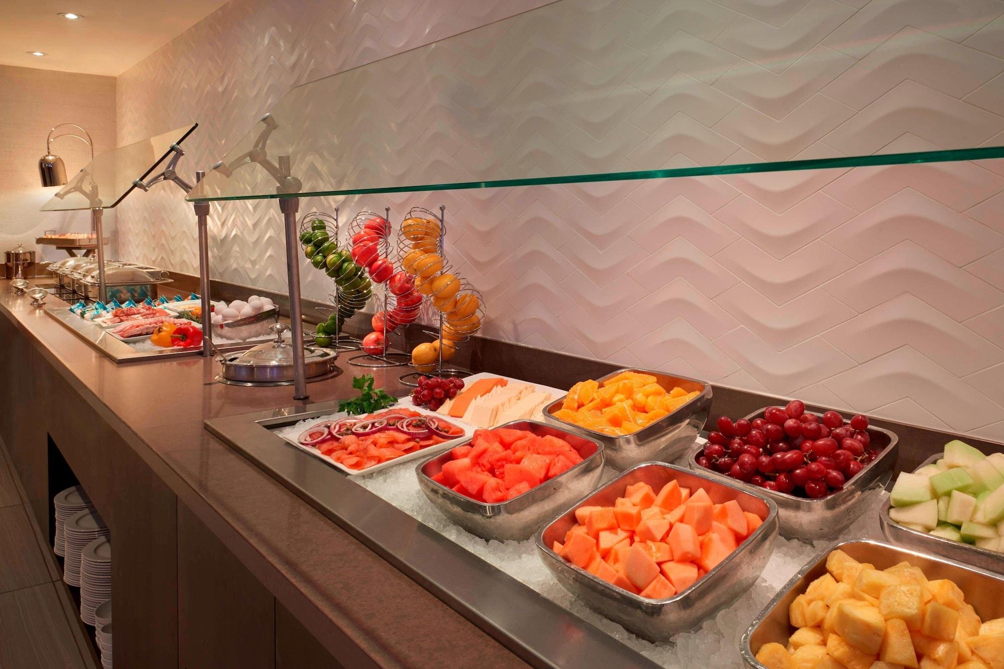 Restaurant Toronto Airport Marriott Hotel