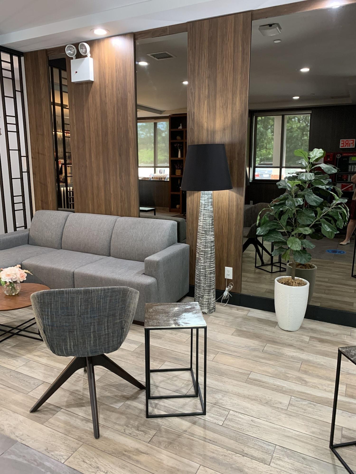 Vista Lobby Fairfield Inn & Suites by Marriott New York Staten Island