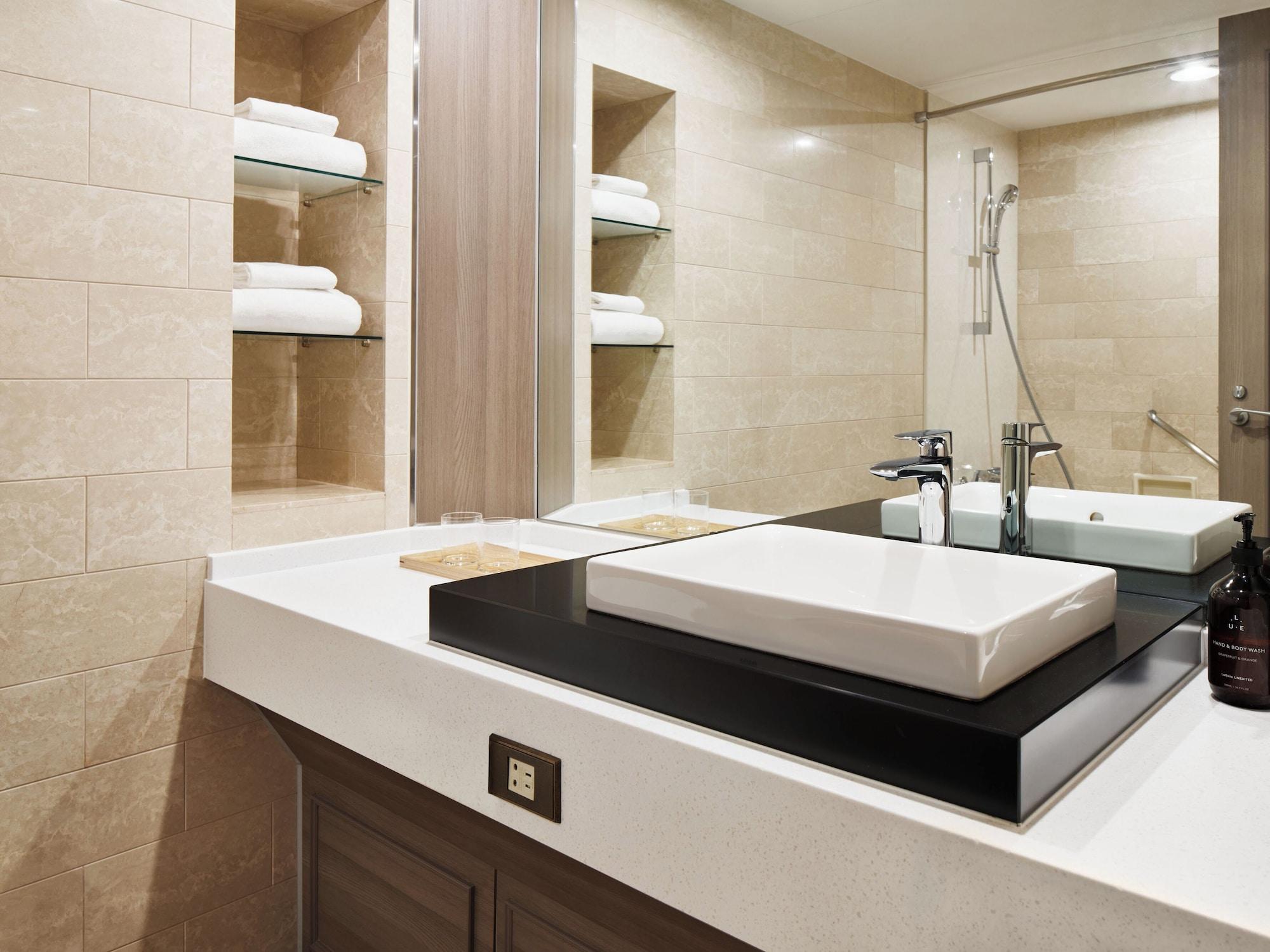 Habitación RIHGA Royal Hotel Osaka, Vignette Collection by IHG
